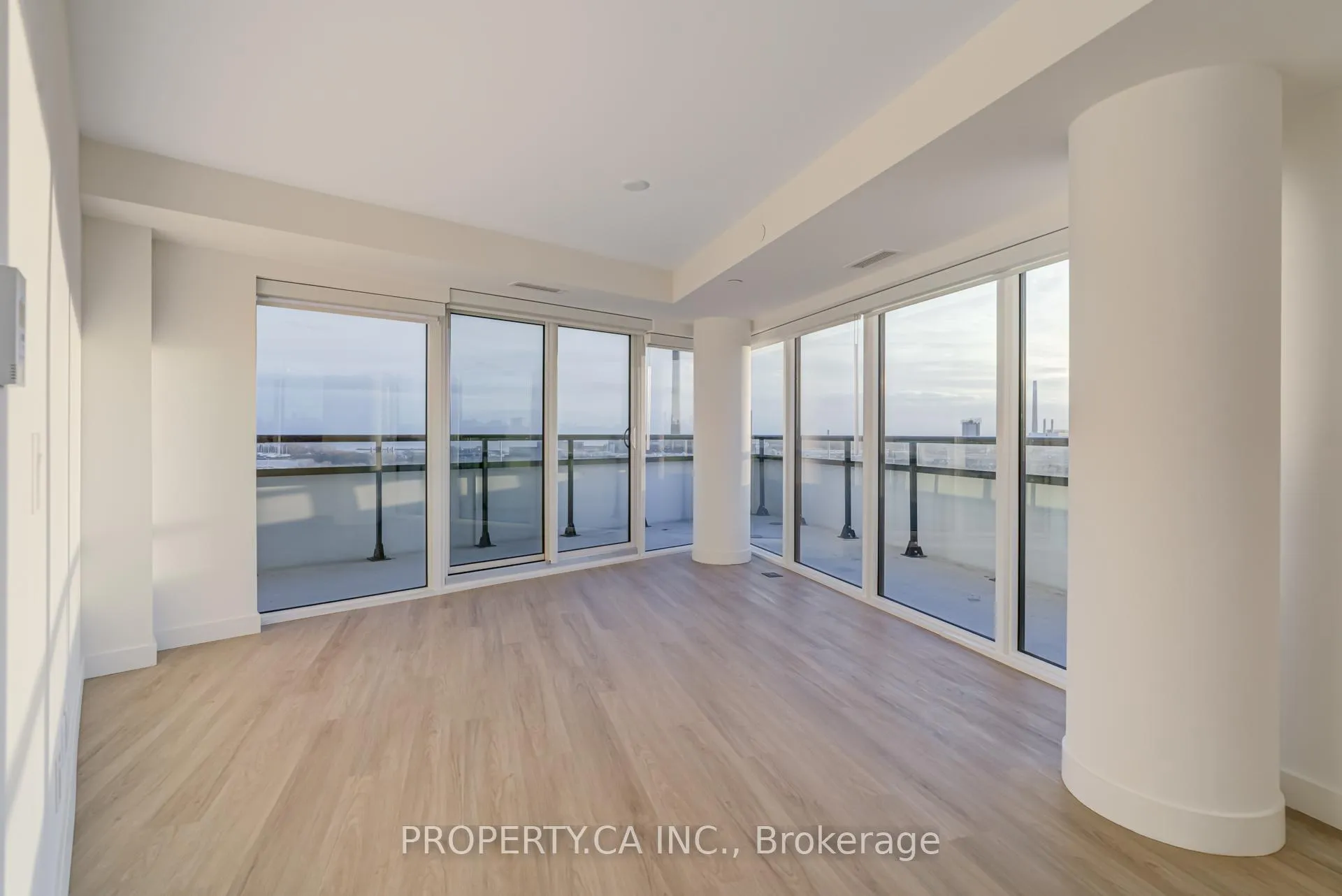 Photo 9 of Unit 1010, 1050 Eastern Avenue, Toronto, The Beaches — HOMEH
