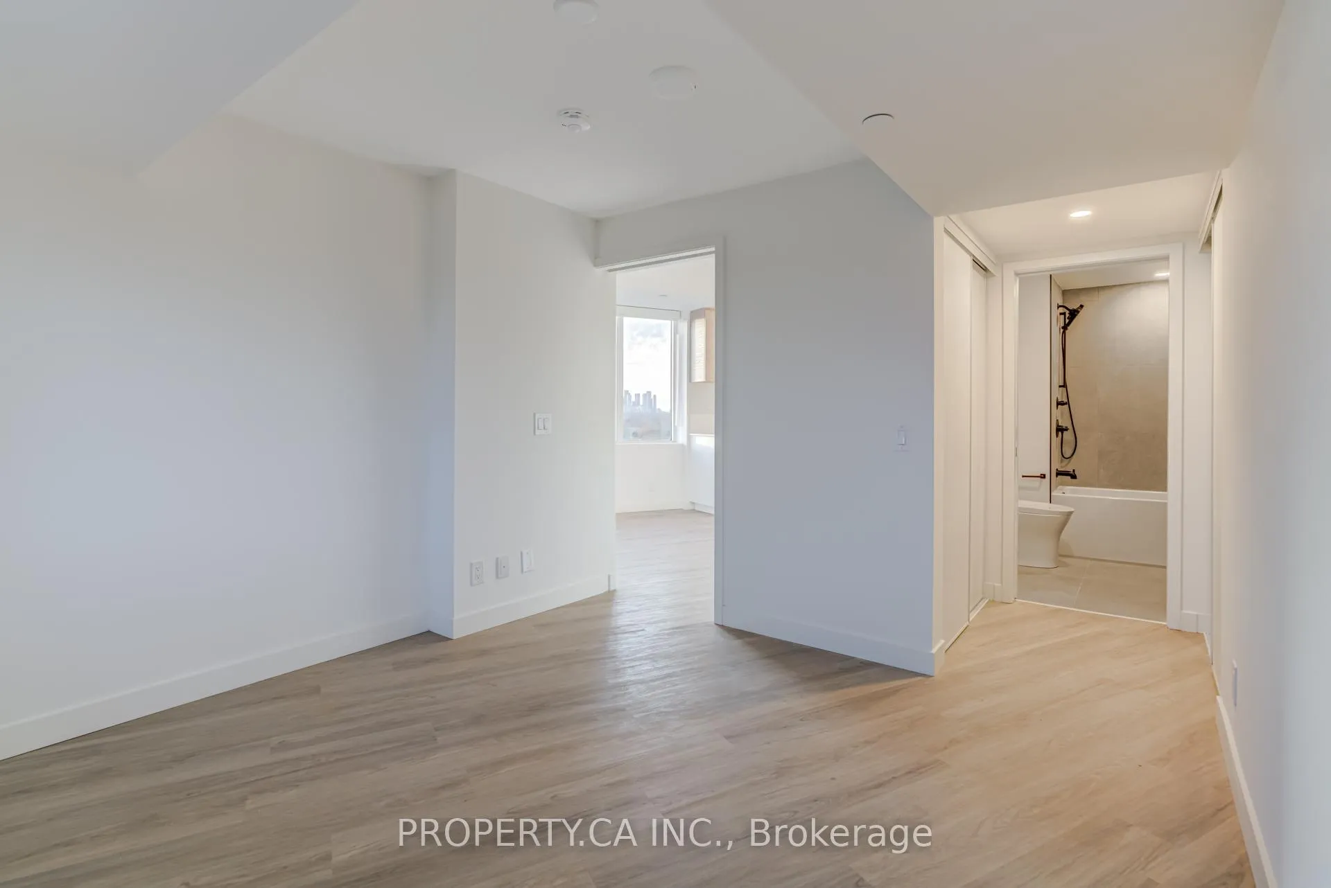 Photo 12 of Unit 1010, 1050 Eastern Avenue, Toronto, The Beaches — HOMEH