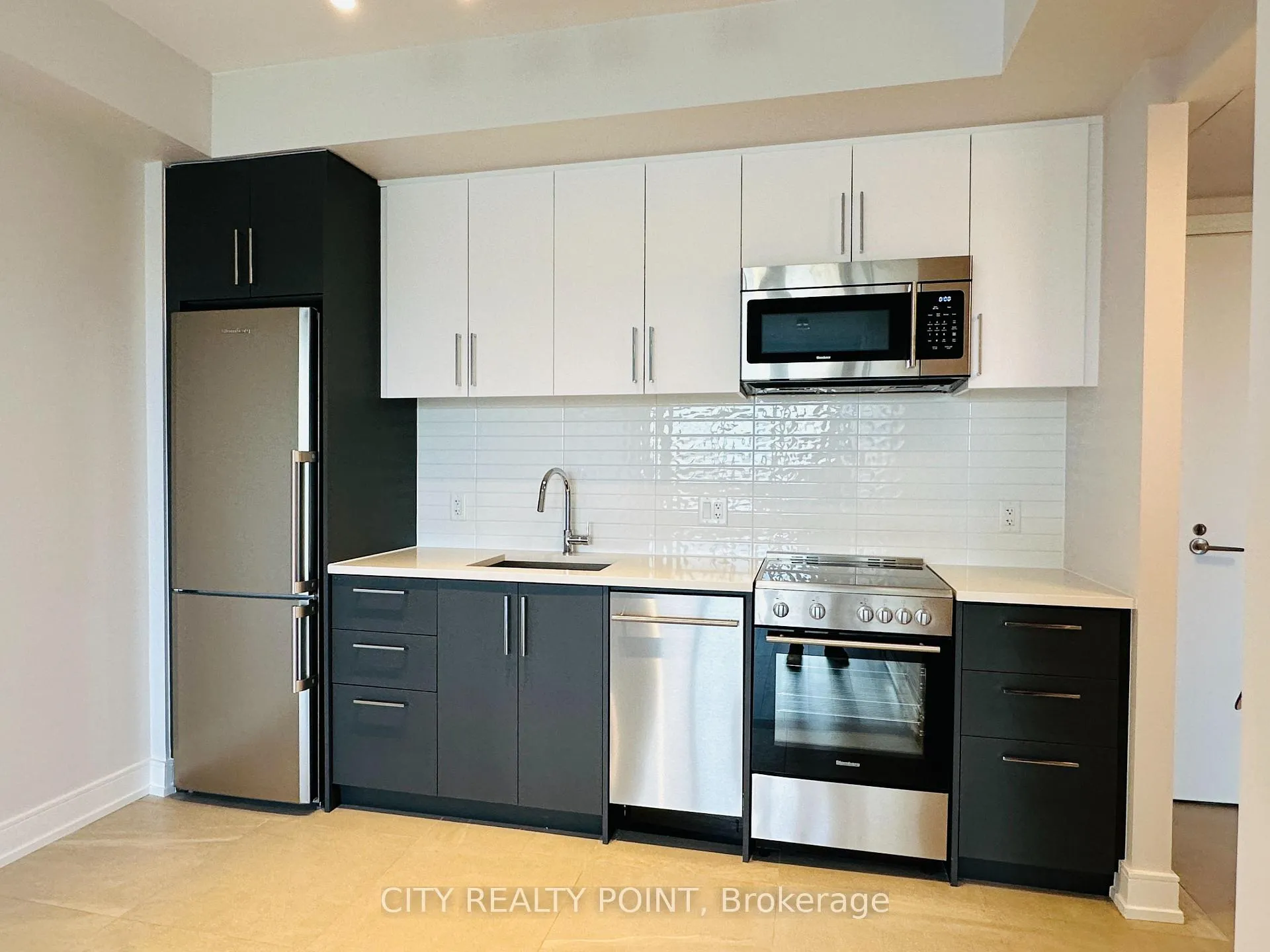 Photo 5 of Unit 409, 2525 Bathurst Street, Toronto, Forest Hill North — HOMEH