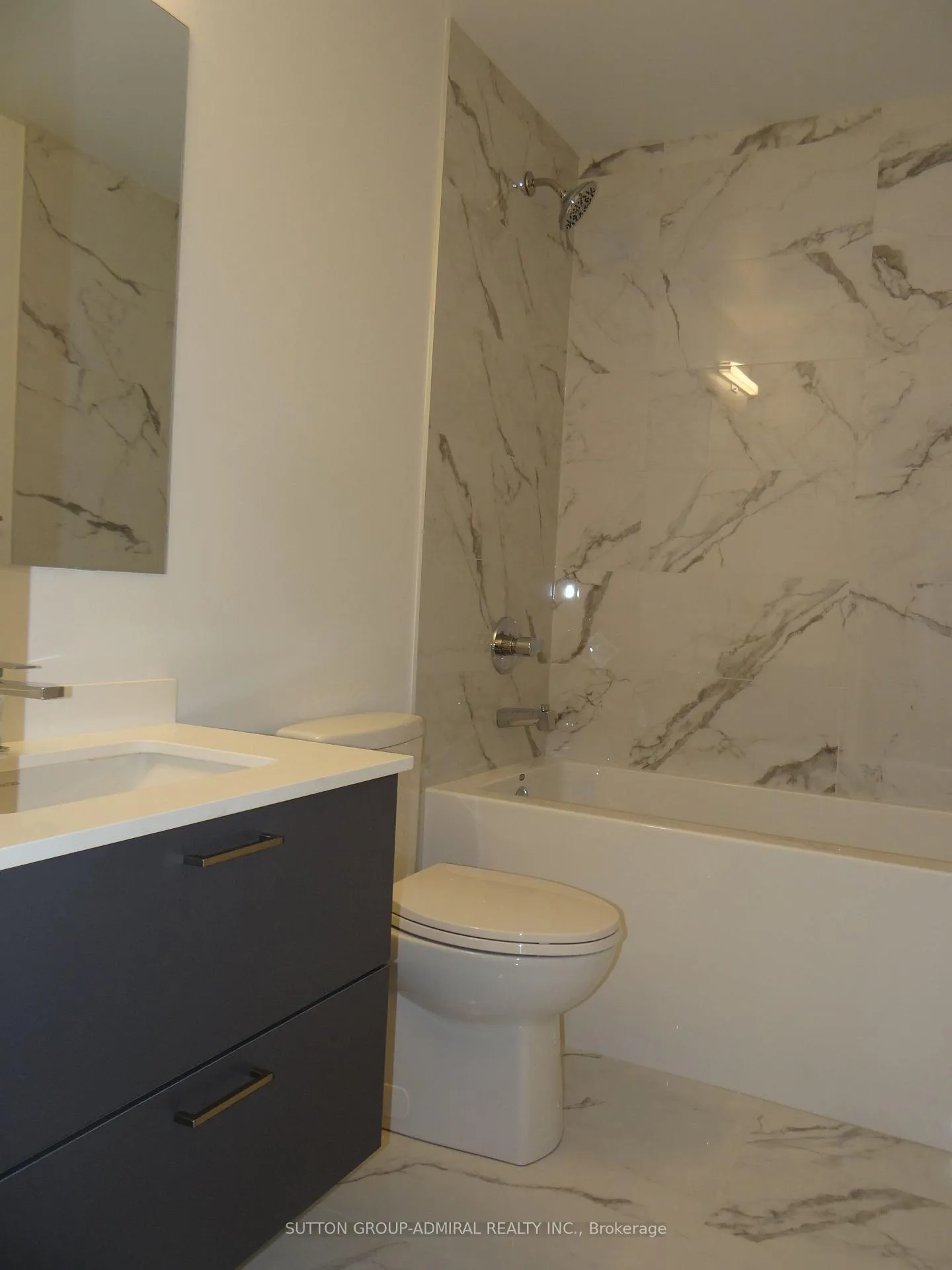 Photo 6 of Unit 217, 30 Upper Mall Way, Vaughan, Brownridge — HOMEH