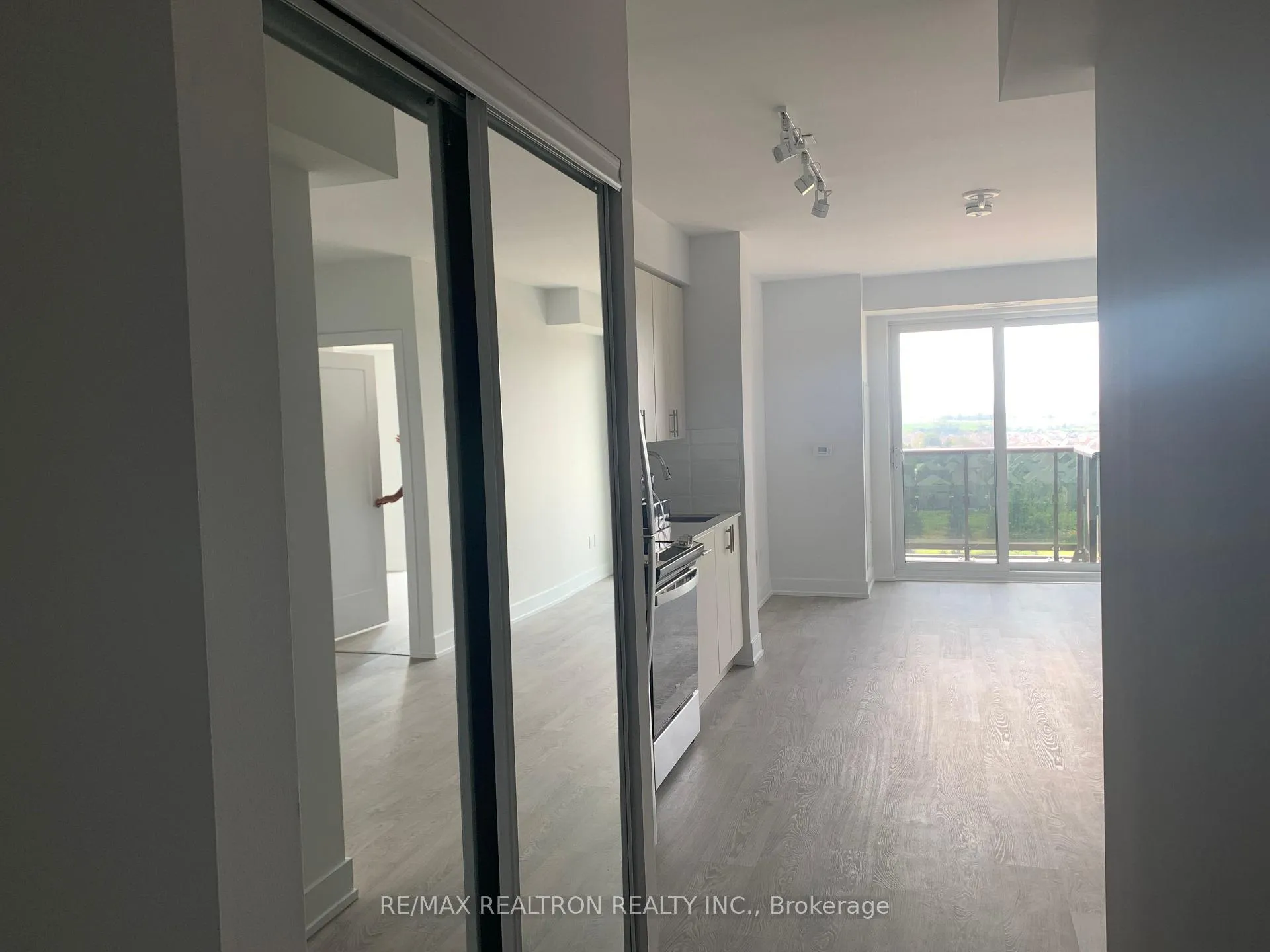 Photo 2 of Unit 1118, 2550 Simcoe Street, Oshawa, Windfields — HOMEH