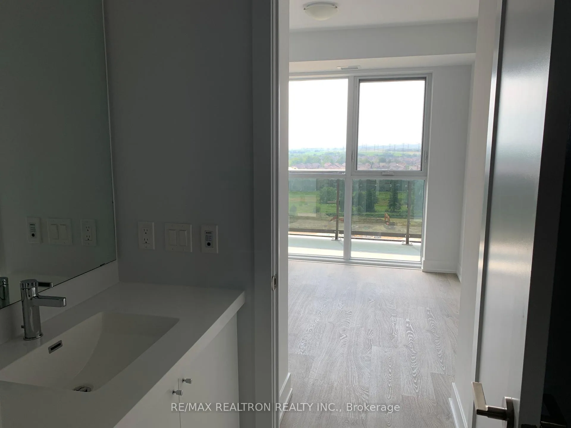 Photo 10 of Unit 1118, 2550 Simcoe Street, Oshawa, Windfields — HOMEH