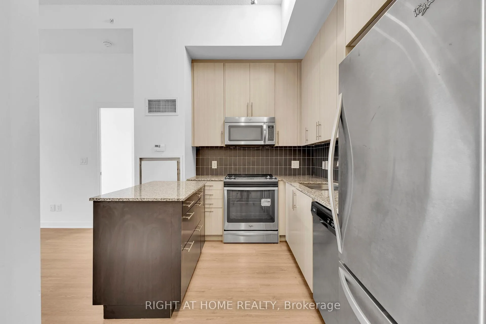 Photo 13 of Unit 105, 85 Duke Street W, Kitchener, City Commercial Core — HOMEH