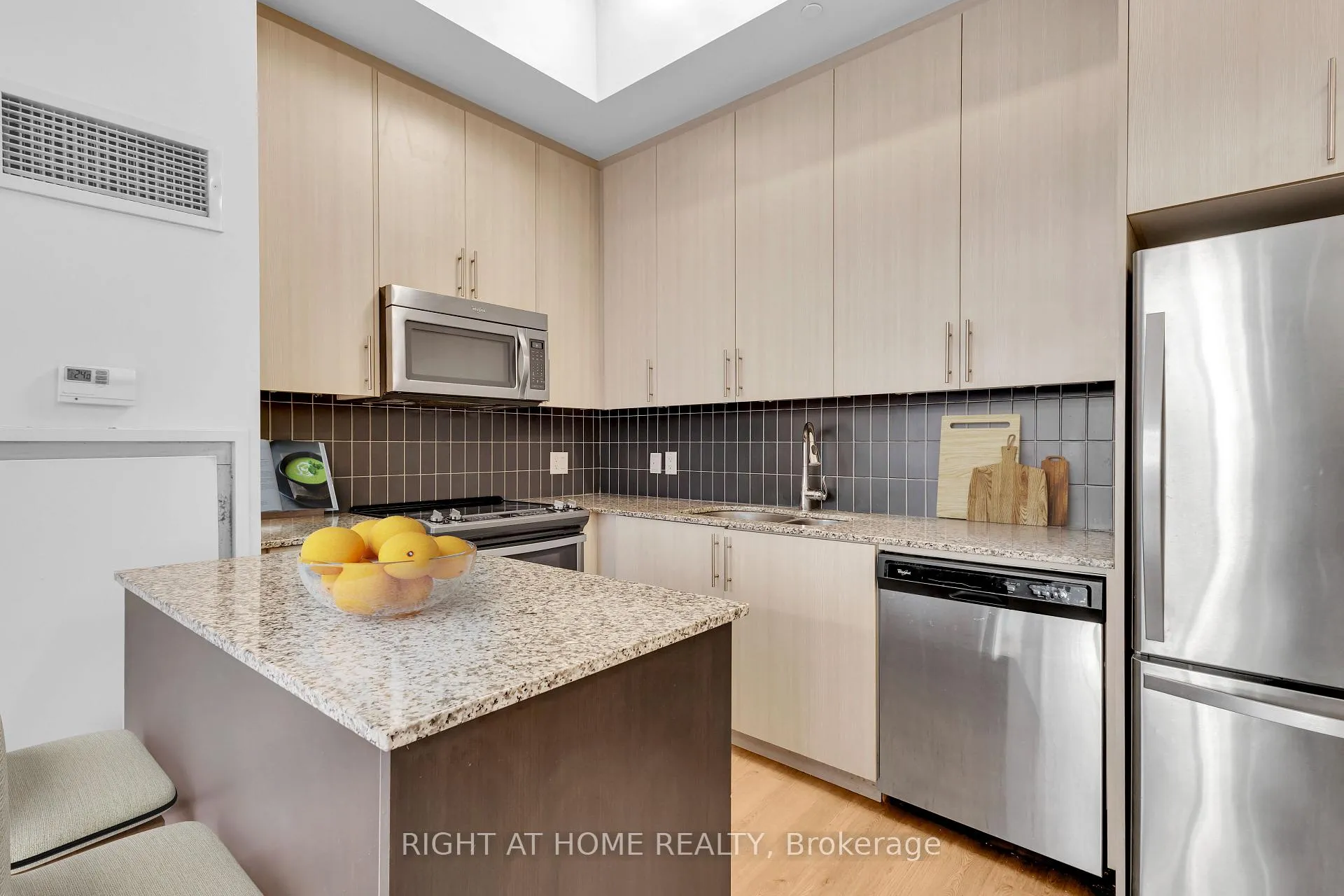 Photo 14 of Unit 105, 85 Duke Street W, Kitchener, City Commercial Core — HOMEH