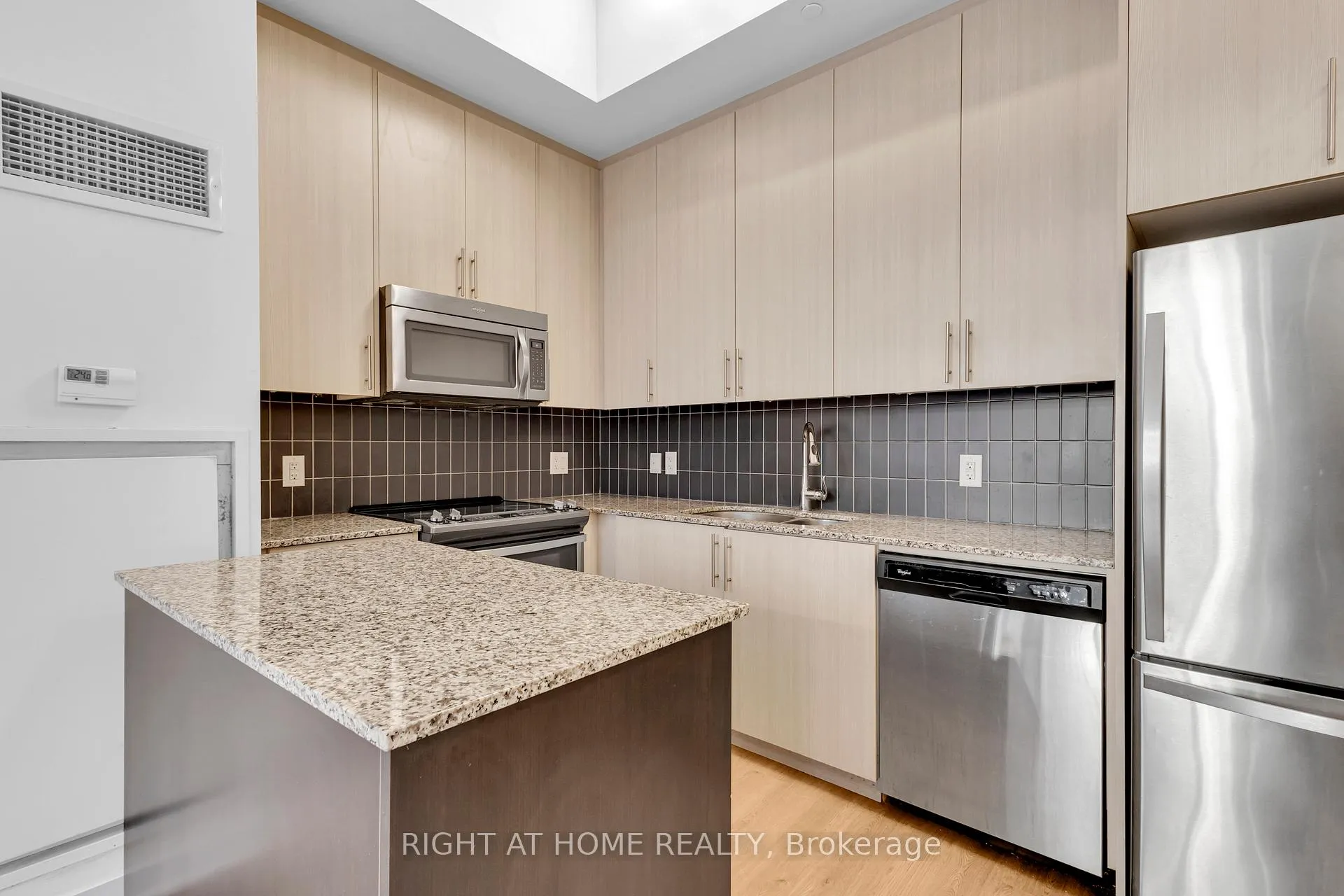 Photo 15 of Unit 105, 85 Duke Street W, Kitchener, City Commercial Core — HOMEH