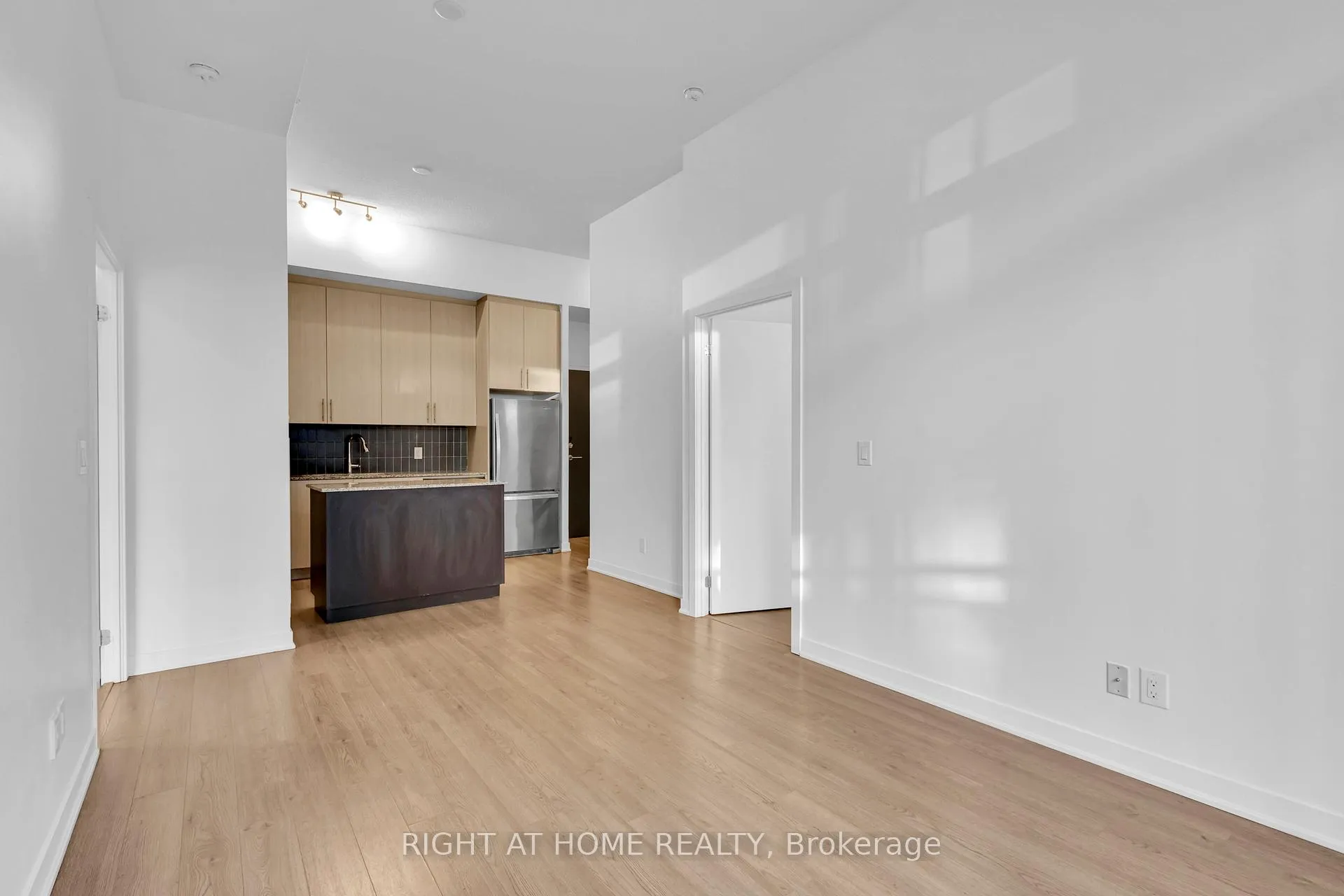 Photo 21 of Unit 105, 85 Duke Street W, Kitchener, City Commercial Core — HOMEH