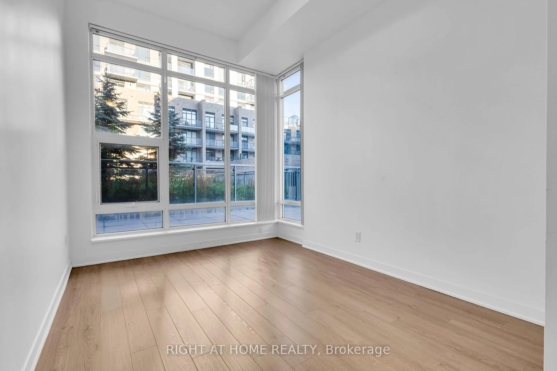 Photo 27 of Unit 105, 85 Duke Street W, Kitchener, City Commercial Core — HOMEH