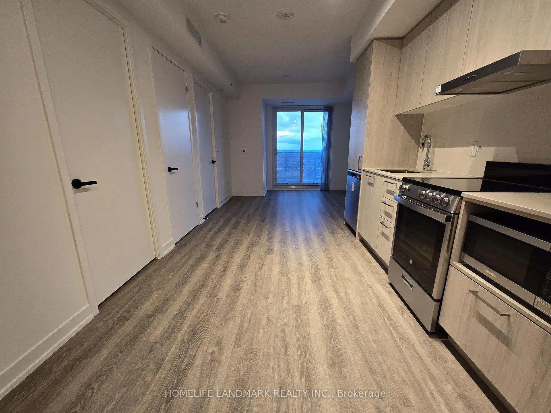 Photo 1 of Unit 3307, 195 Commerce Street, Vaughan, Vaughan Corporate Centre — HOMEH
