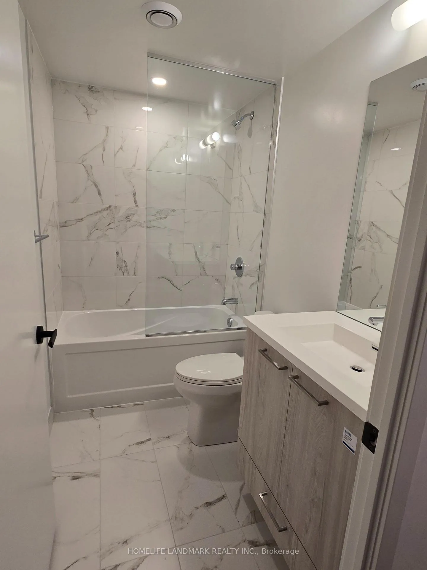 Photo 5 of Unit 3307, 195 Commerce Street, Vaughan, Vaughan Corporate Centre — HOMEH