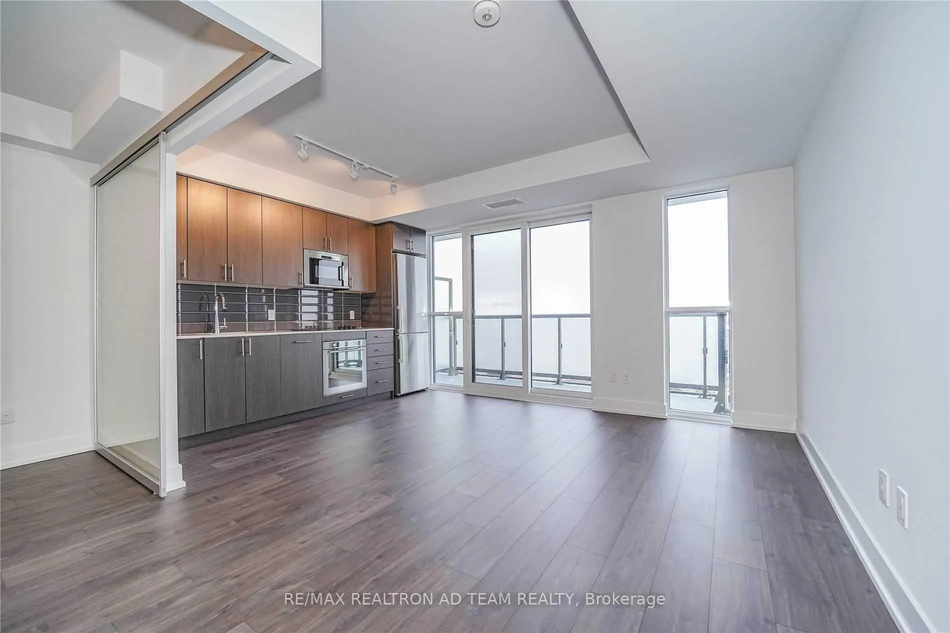 Photo 5 of Unit 1502, 2550 Simcoe Street N, Oshawa, Windfields — HOMEH
