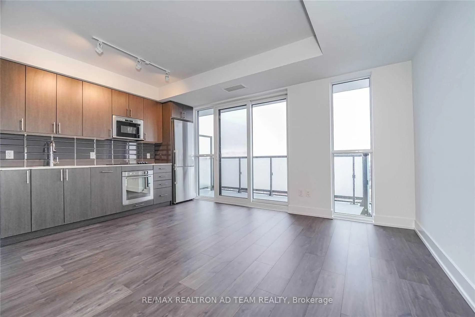 Photo 6 of Unit 1502, 2550 Simcoe Street N, Oshawa, Windfields — HOMEH