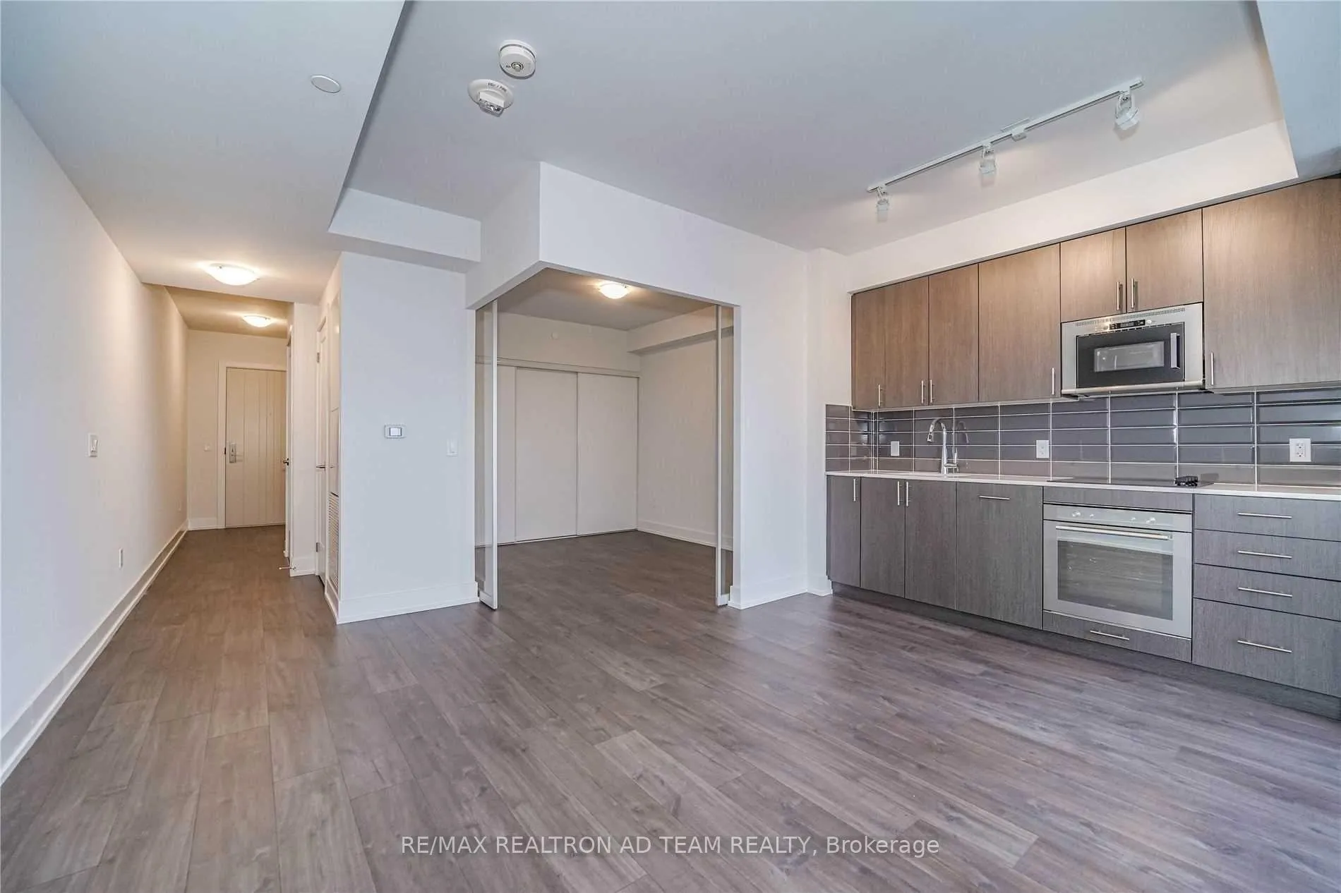 Photo 7 of Unit 1502, 2550 Simcoe Street N, Oshawa, Windfields — HOMEH