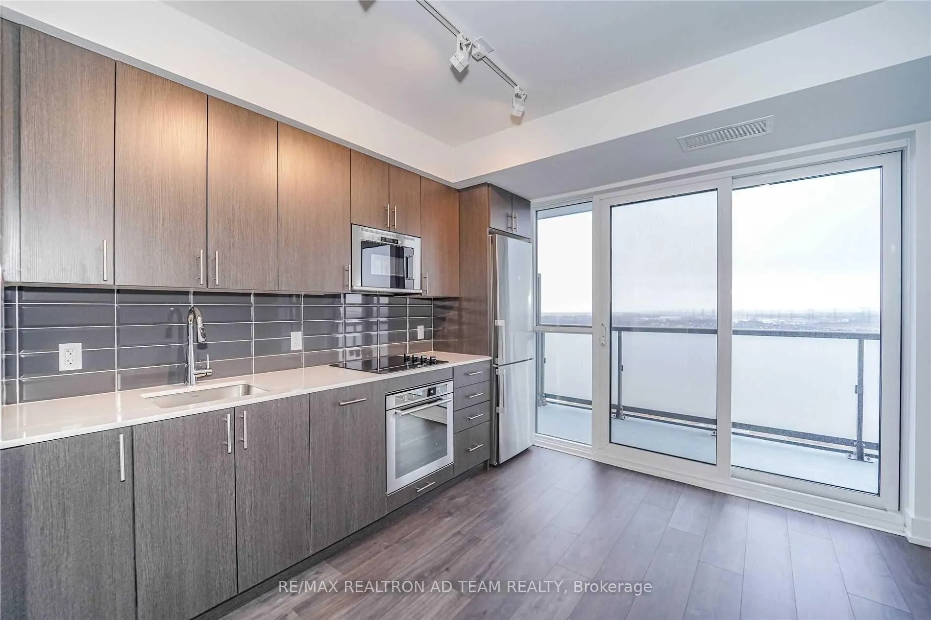 Photo 11 of Unit 1502, 2550 Simcoe Street N, Oshawa, Windfields — HOMEH