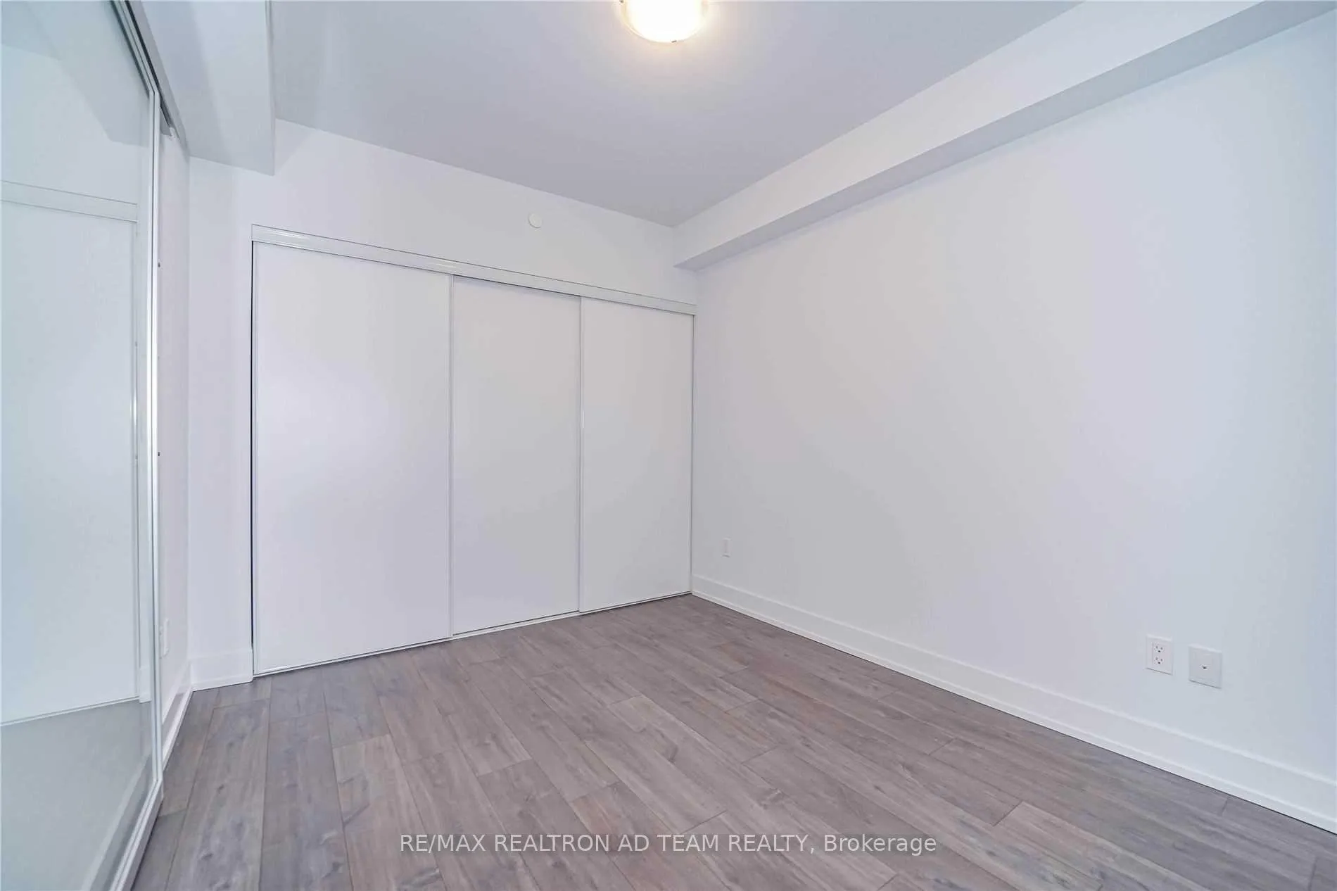 Photo 12 of Unit 1502, 2550 Simcoe Street N, Oshawa, Windfields — HOMEH