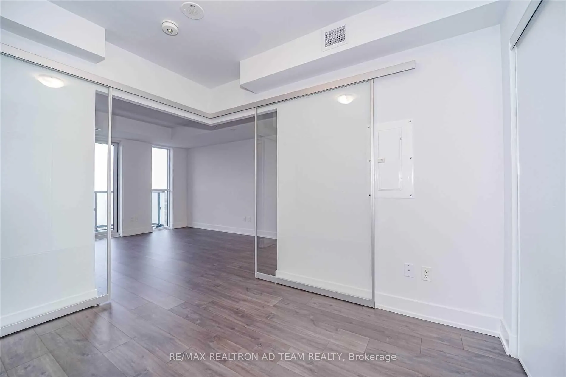 Photo 14 of Unit 1502, 2550 Simcoe Street N, Oshawa, Windfields — HOMEH