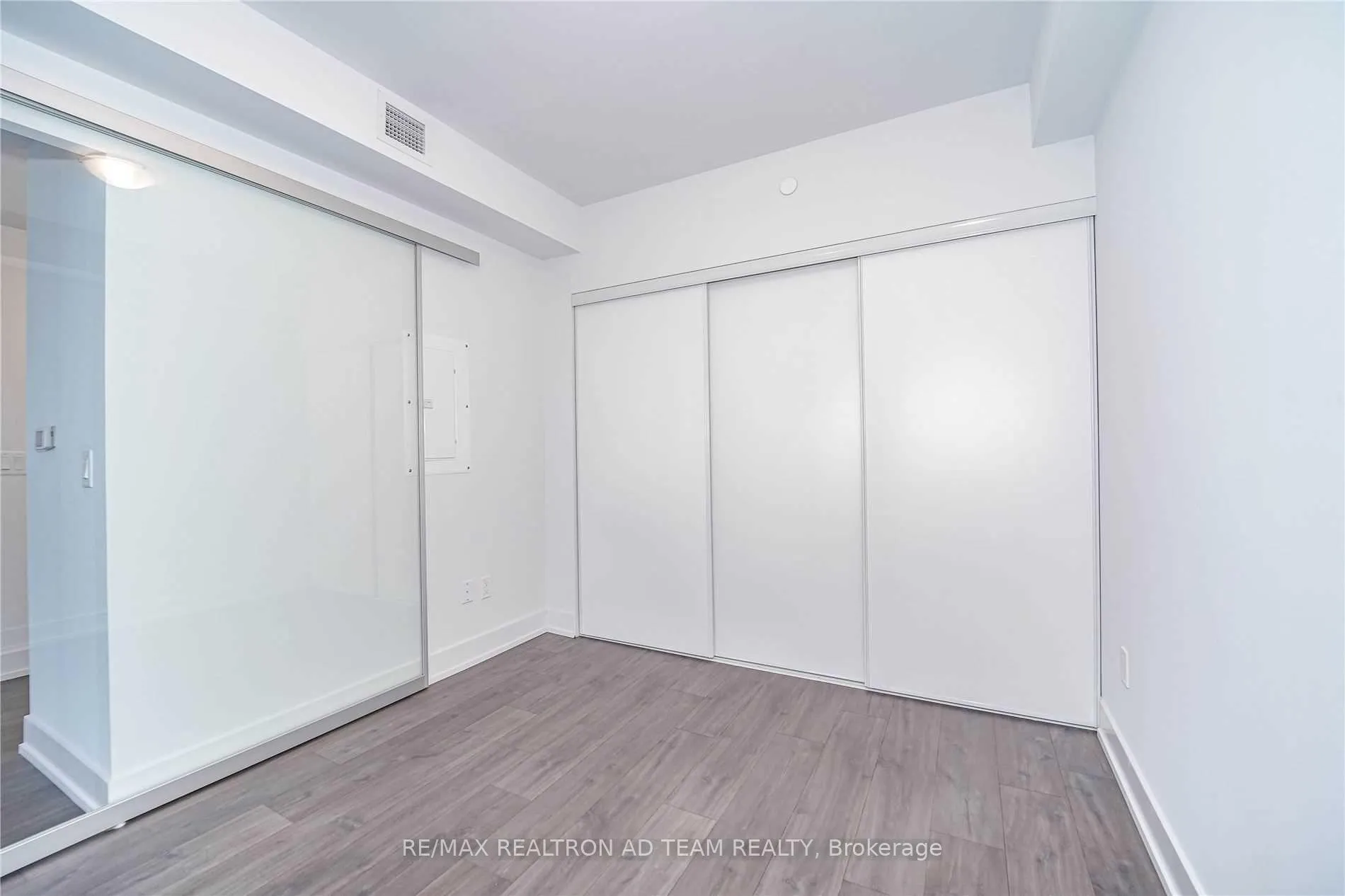 Photo 15 of Unit 1502, 2550 Simcoe Street N, Oshawa, Windfields — HOMEH