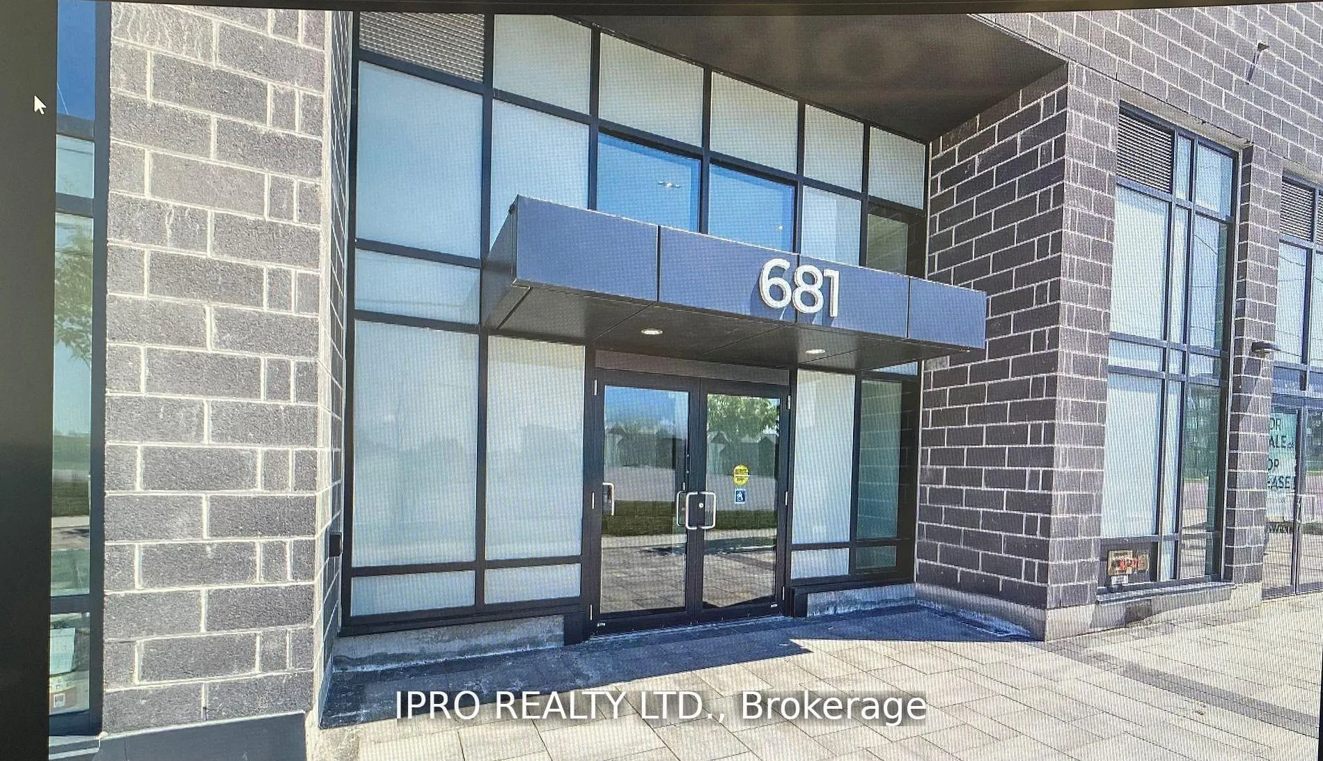 Photo 3 of Unit 110, 681 Yonge Street, Barrie, Painswick South — HOMEH