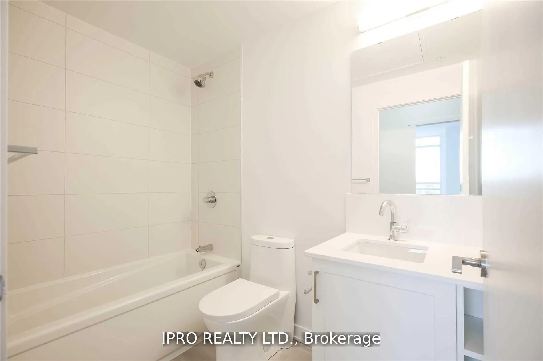 Photo 9 of Unit 110, 681 Yonge Street, Barrie, Painswick South — HOMEH