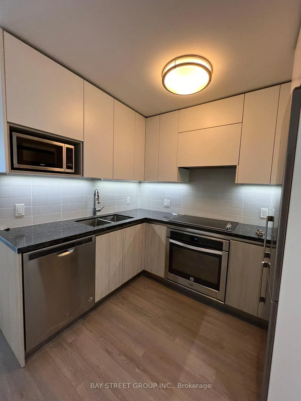 Photo 6 of Unit 327, 15 Water Walk Drive, Markham, Unionville — HOMEH
