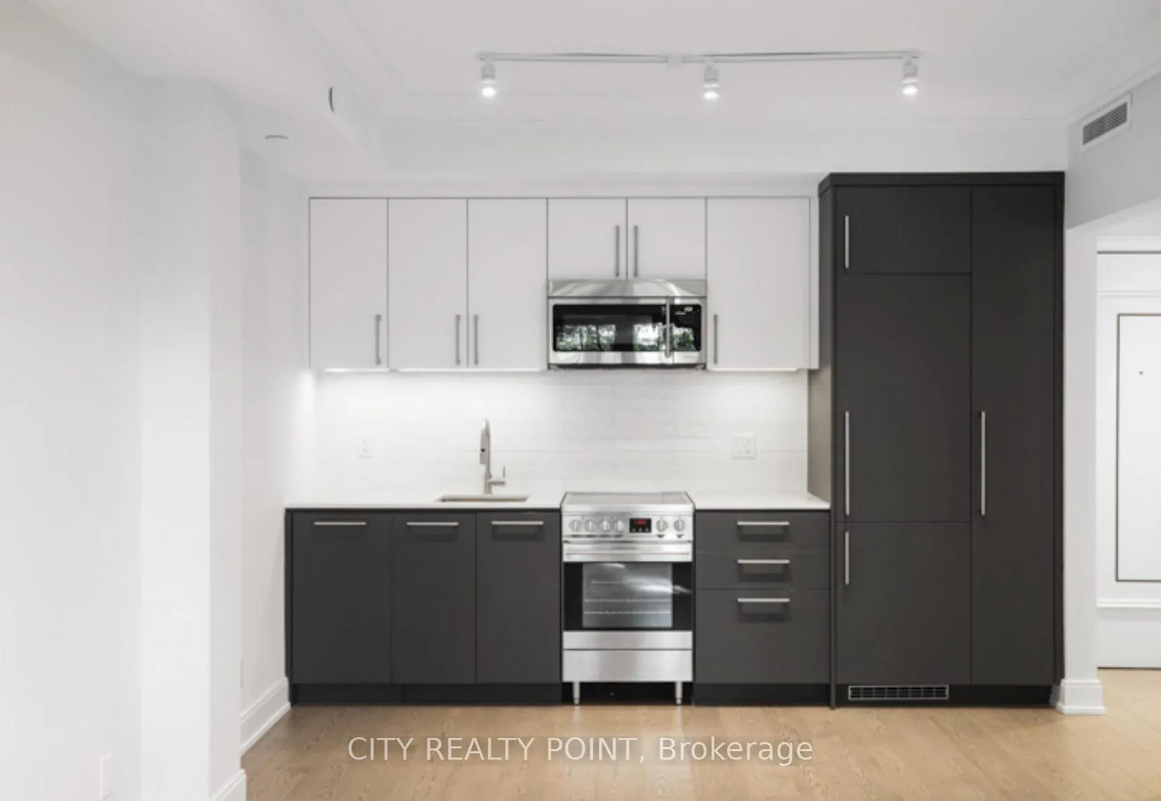 Photo 13 of Unit 110, 2 Clarendon Avenue, Toronto, Casa Loma — HOMEH