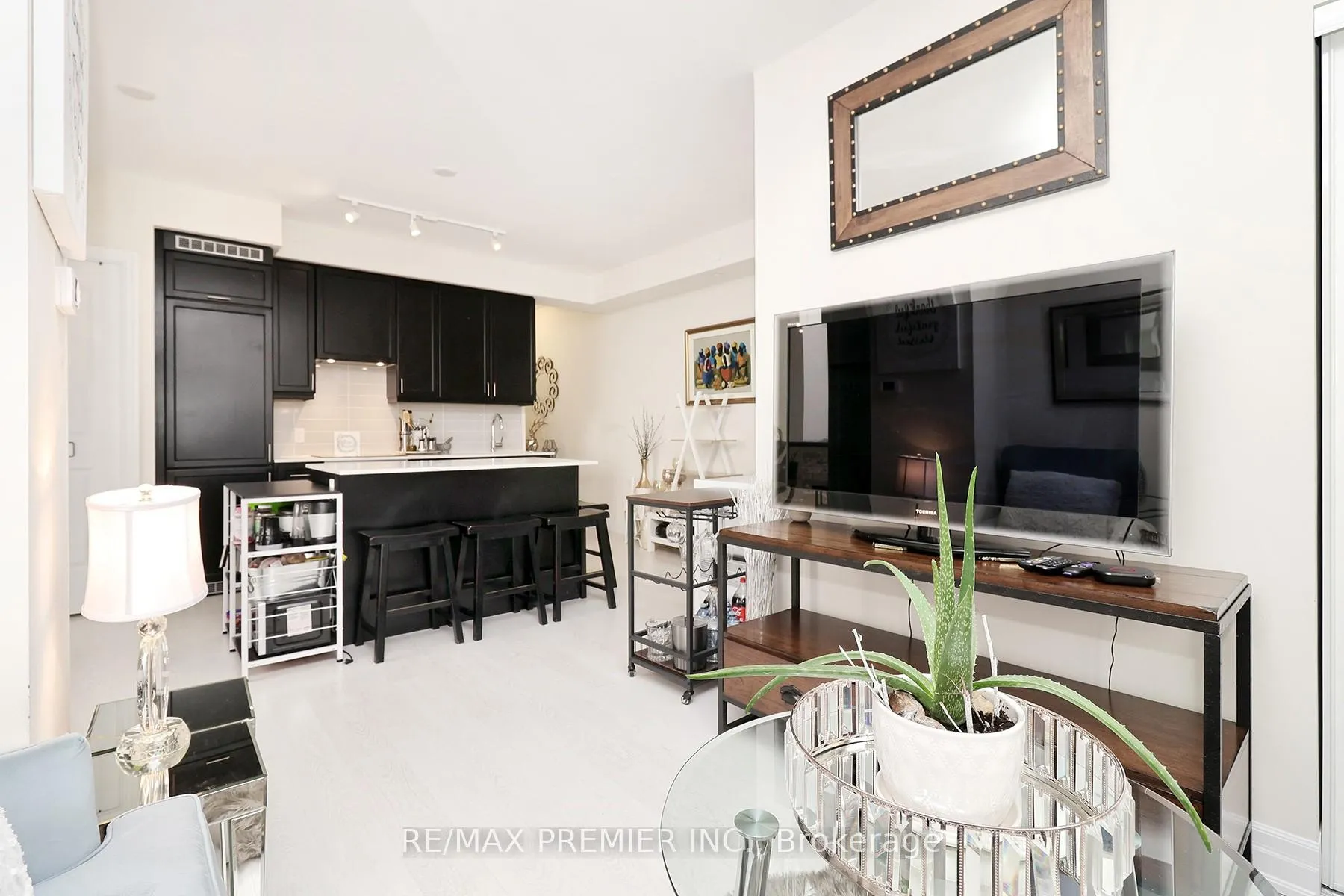 Photo 6 of Unit 809, 9085 Jane Street, Vaughan, Concord — HOMEH