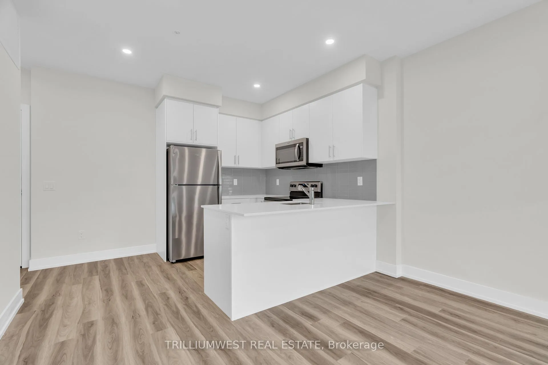 Photo 4 of Unit 503, 1100 Lackner Place, Kitchener — HOMEH