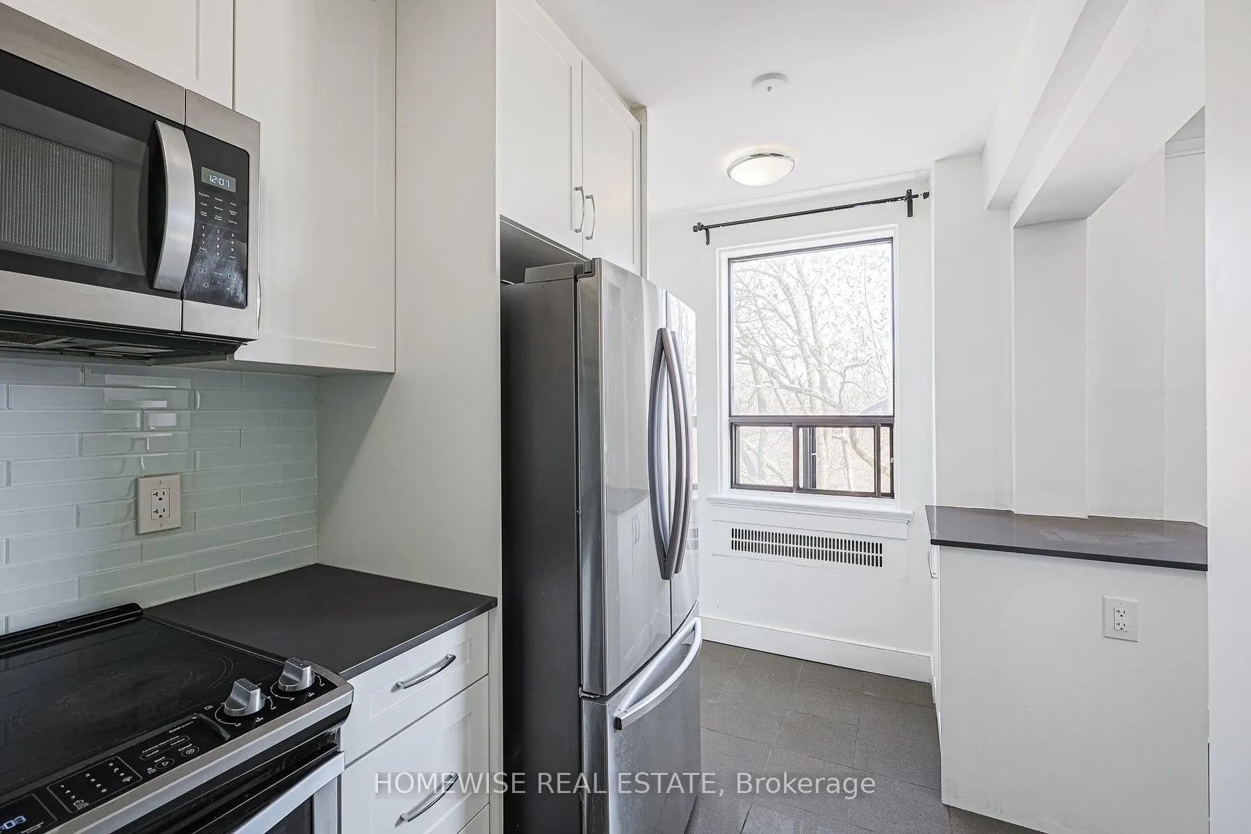 Photo 3 of Unit 407, 2837 Yonge Street, Toronto, Lawrence Park South — HOMEH