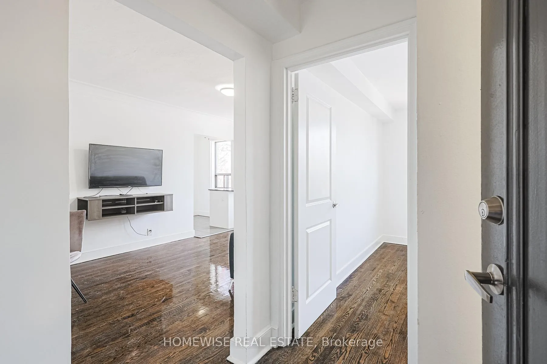 Photo 12 of Unit 407, 2837 Yonge Street, Toronto, Lawrence Park South — HOMEH
