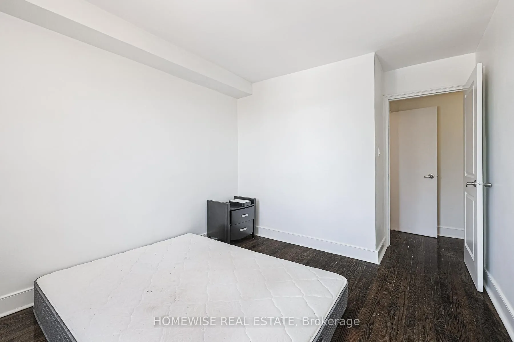 Photo 17 of Unit 407, 2837 Yonge Street, Toronto, Lawrence Park South — HOMEH