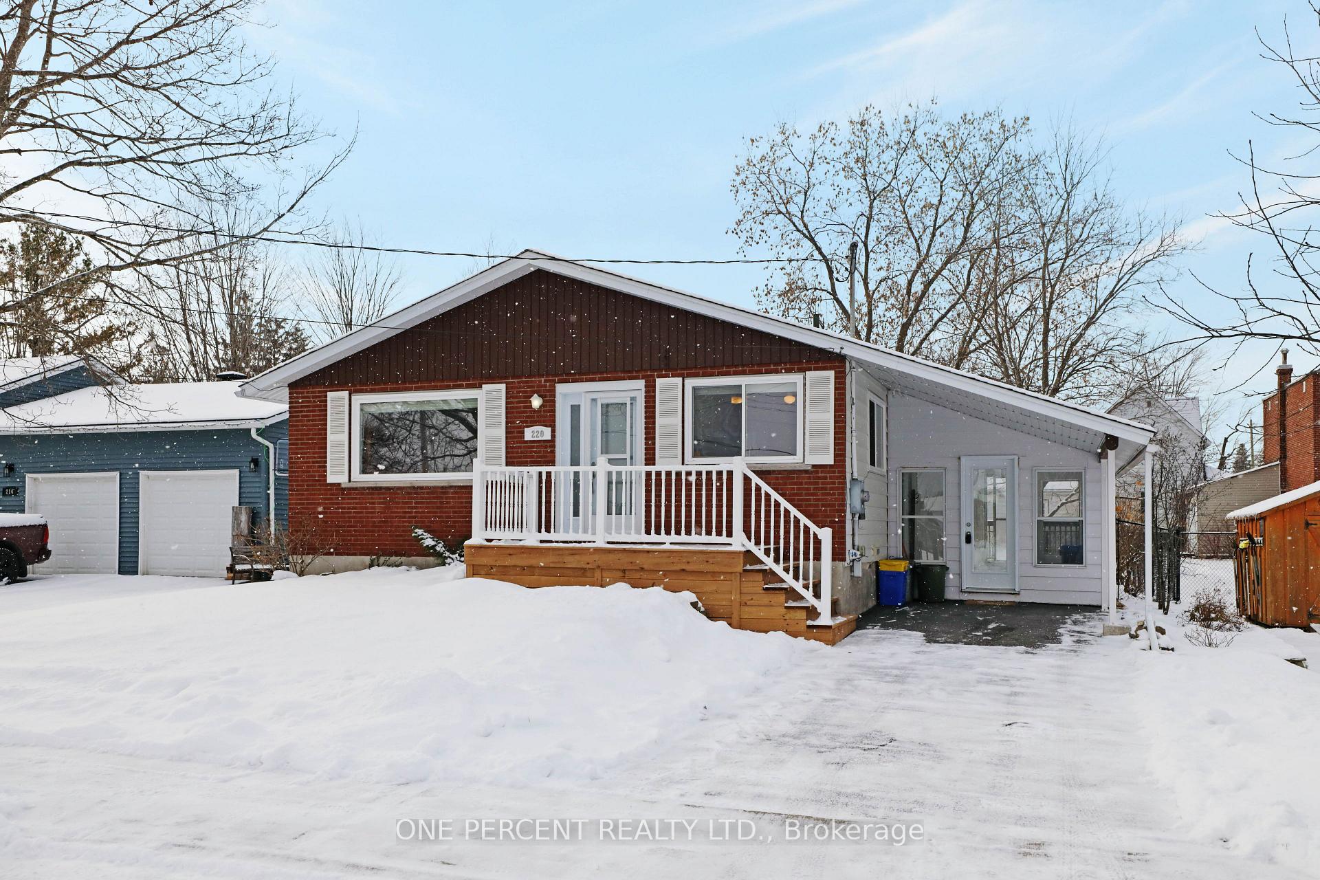 Photo 2 of 220 Mclaren Street, Carleton Place — HOMEH