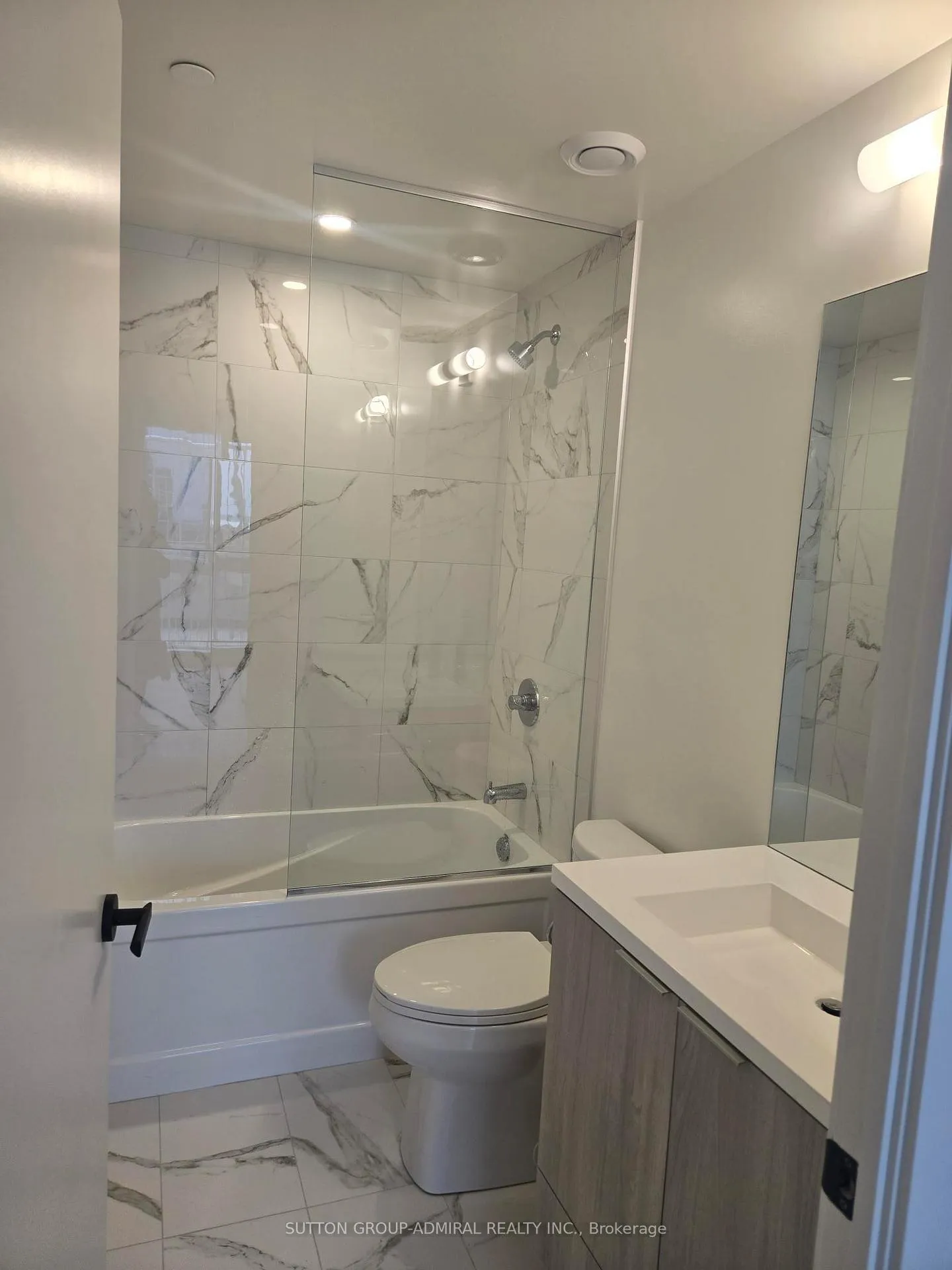 Photo 4 of Unit 502, 8 Interchange Way, Vaughan, Vaughan Corporate Centre — HOMEH