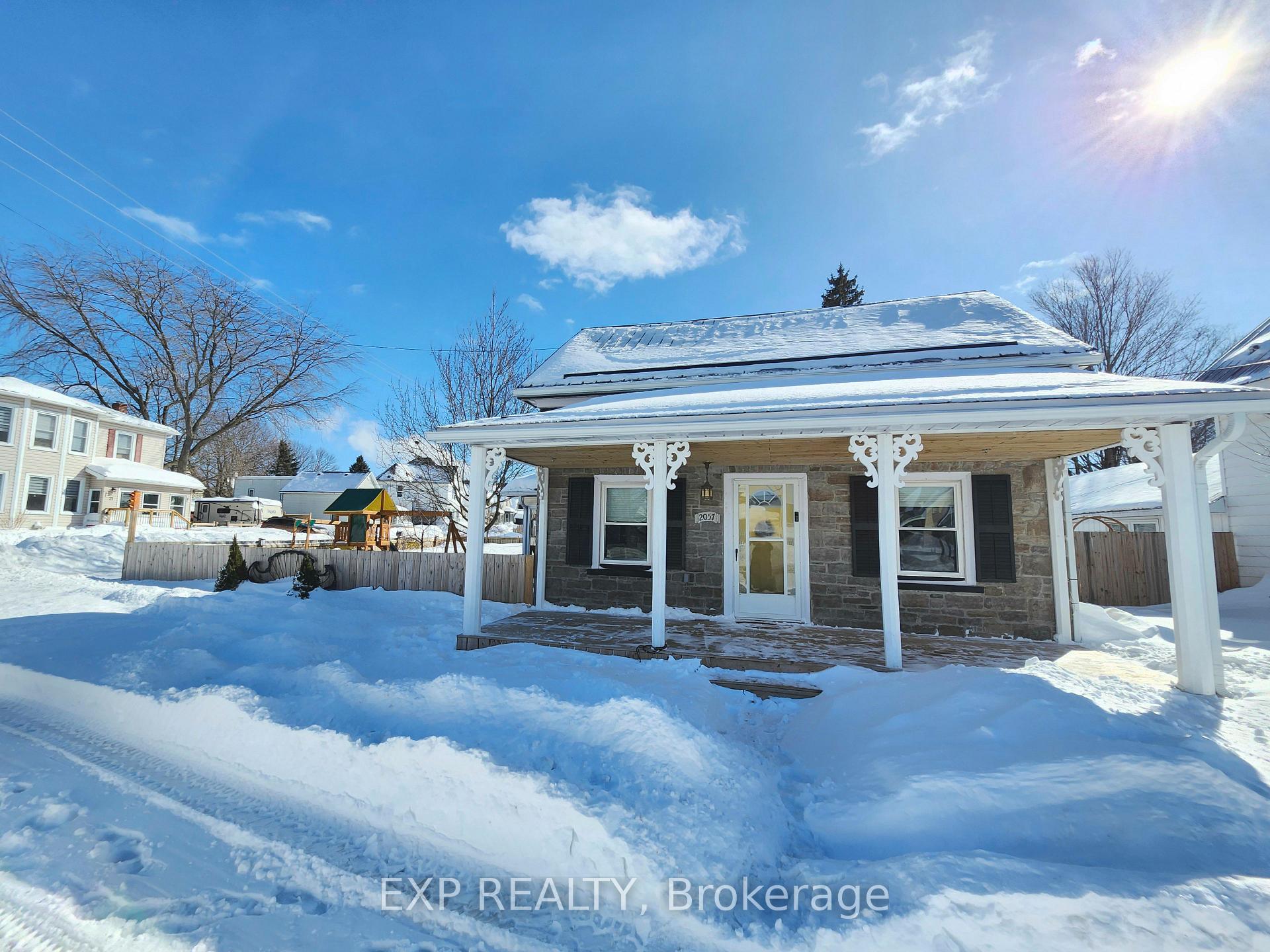 Photo 1 of 2057 Dundas Street, Edwardsburgh/Cardinal, Town of Cardinal — HOMEH
