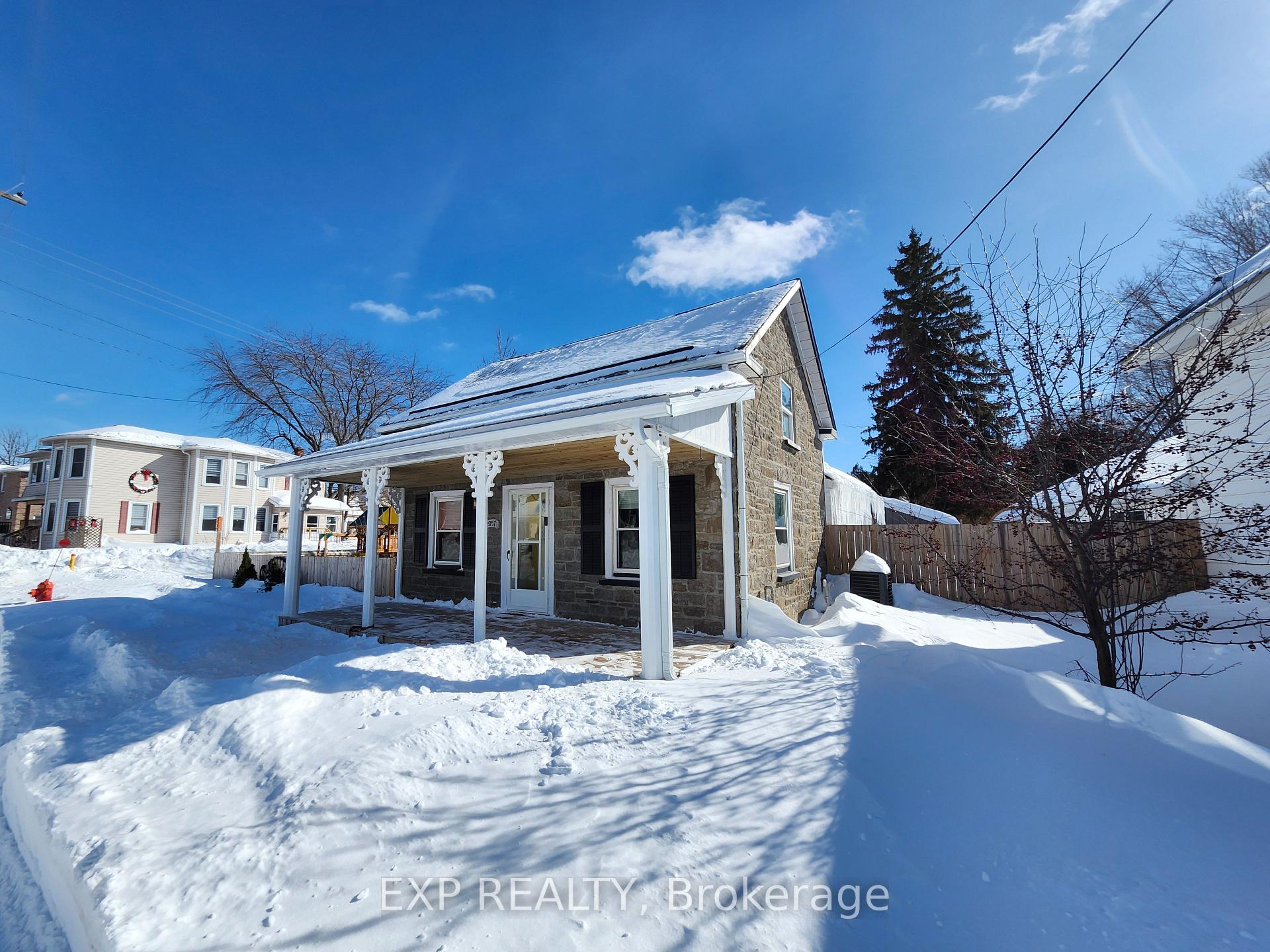Photo 3 of 2057 Dundas Street, Edwardsburgh/Cardinal, Town of Cardinal — HOMEH