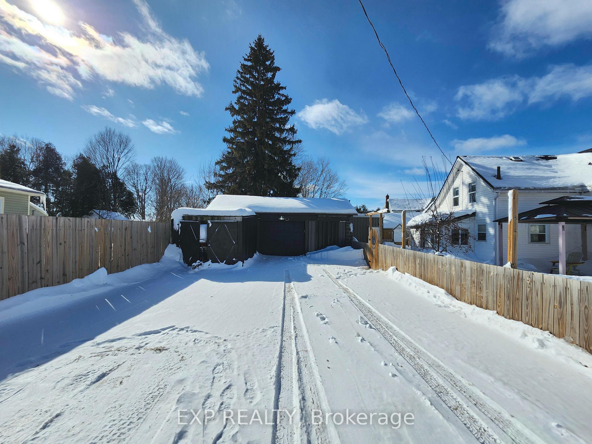 Photo 5 of 2057 Dundas Street, Edwardsburgh/Cardinal, Town of Cardinal — HOMEH