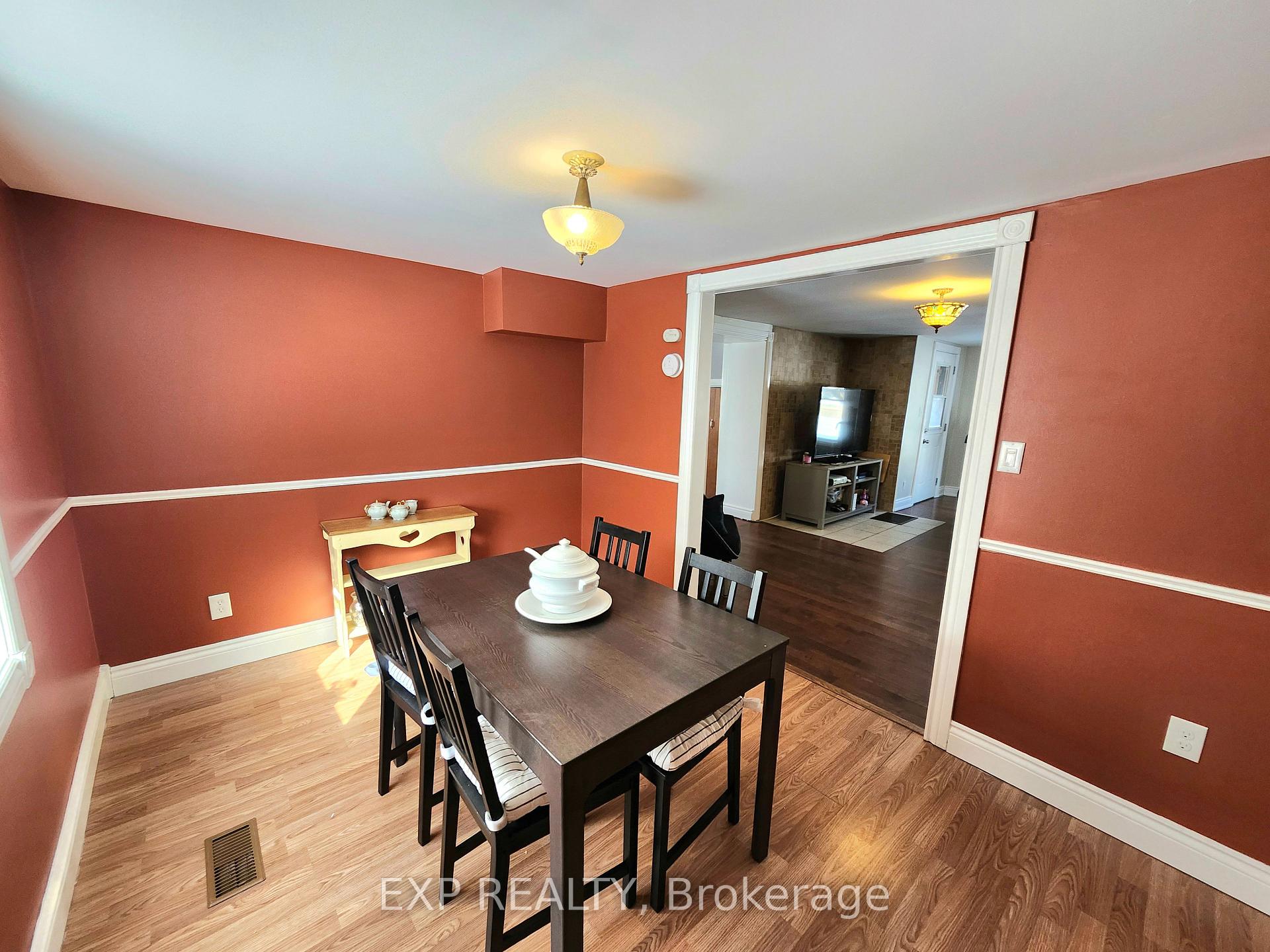 Photo 13 of 2057 Dundas Street, Edwardsburgh/Cardinal, Town of Cardinal — HOMEH