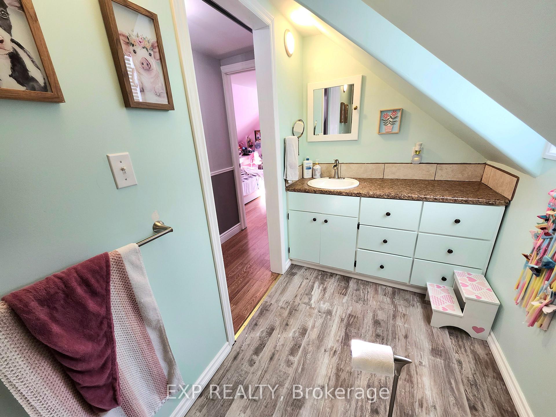 Photo 22 of 2057 Dundas Street, Edwardsburgh/Cardinal, Town of Cardinal — HOMEH