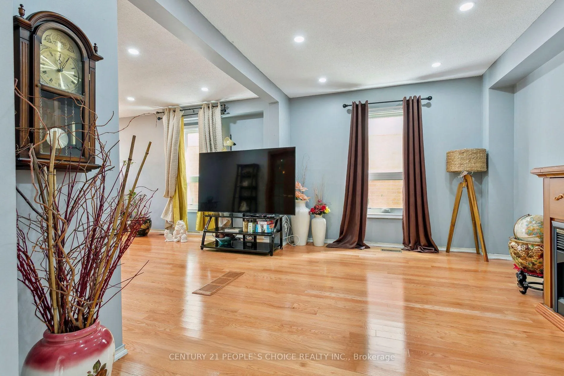 Photo 5 of 85 Acadian Heights, Brampton, Fletcher's Creek South — HOMEH