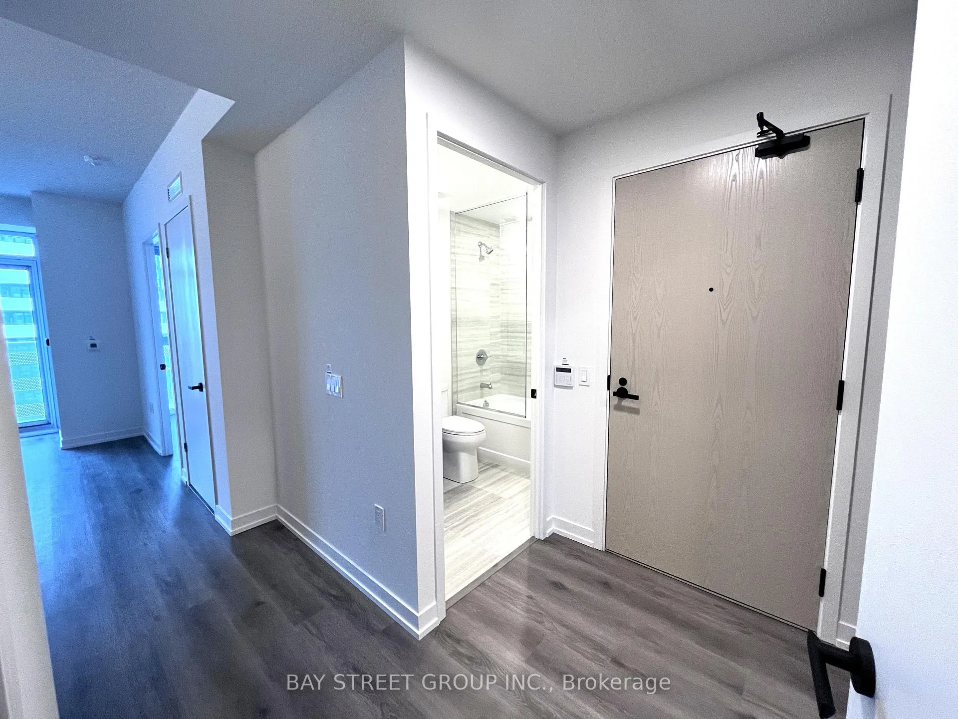 Photo 6 of Unit 2001, 225 Commerce Street, Vaughan, Vaughan Corporate Centre — HOMEH