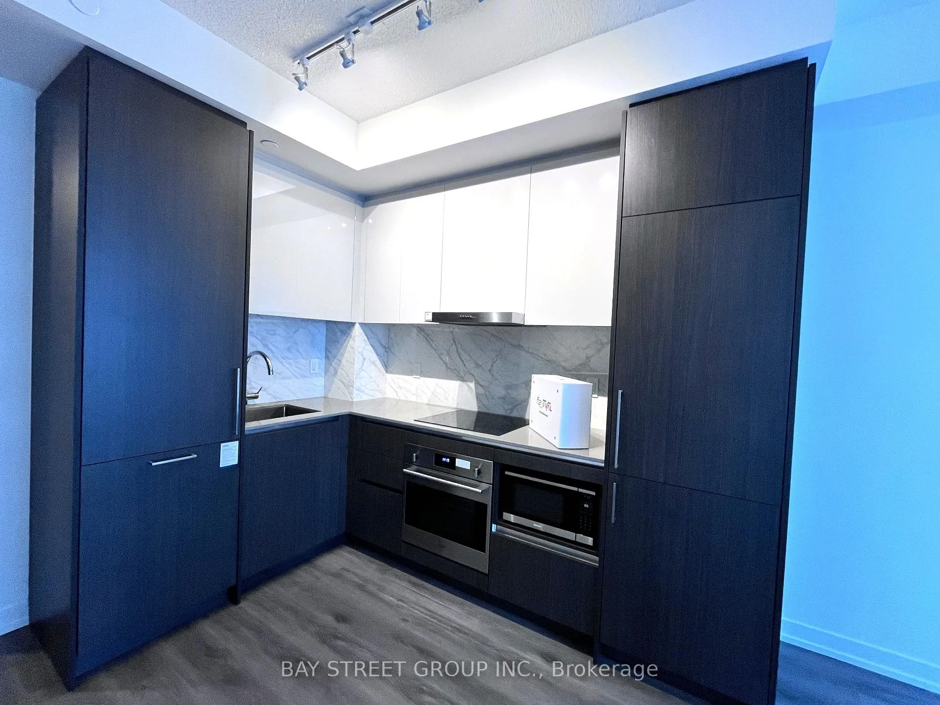 Photo 10 of Unit 2001, 225 Commerce Street, Vaughan, Vaughan Corporate Centre — HOMEH