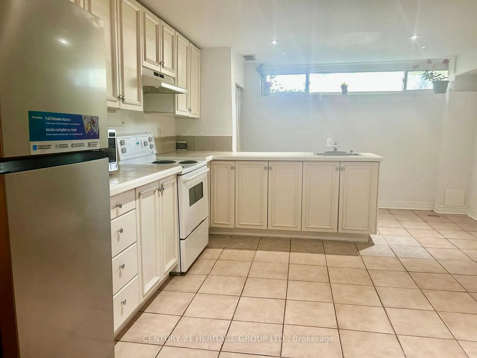 Photo 26 of Unit Basement, 26 Richardson Drive, Aurora, Aurora Highlands — HOMEH