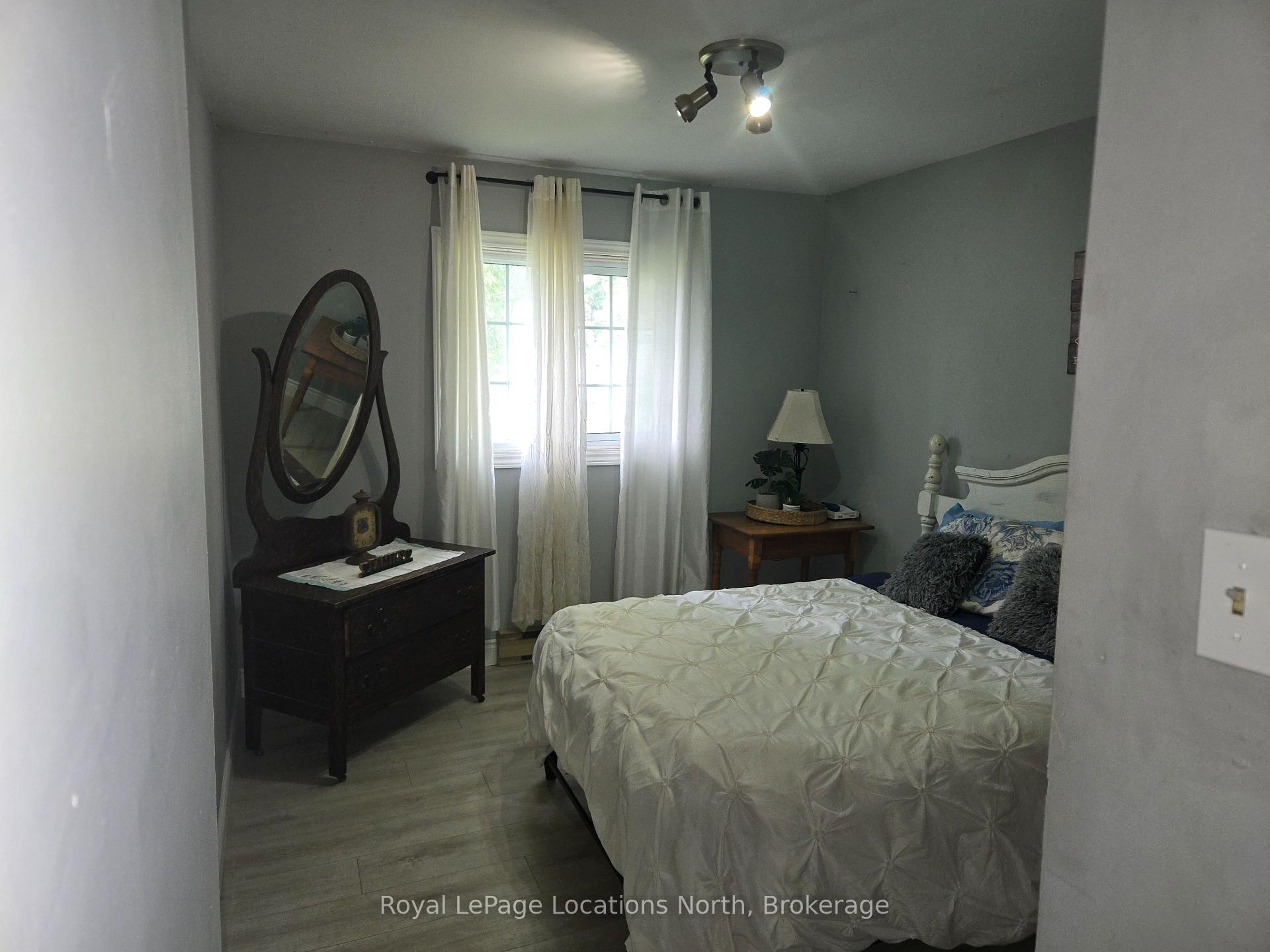 Photo 11 of 209 Christopher Street, Clearview, Stayner — HOMEH
