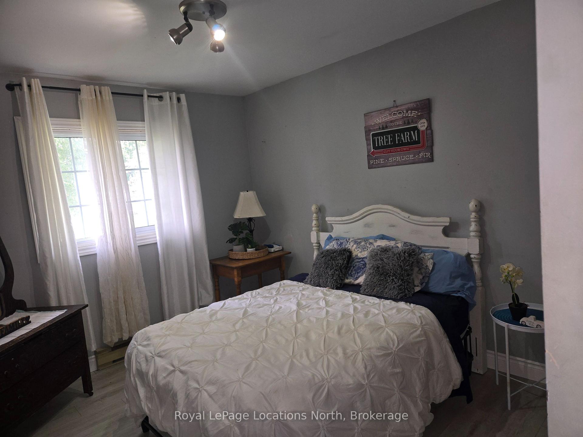 Photo 16 of 209 Christopher Street, Clearview, Stayner — HOMEH