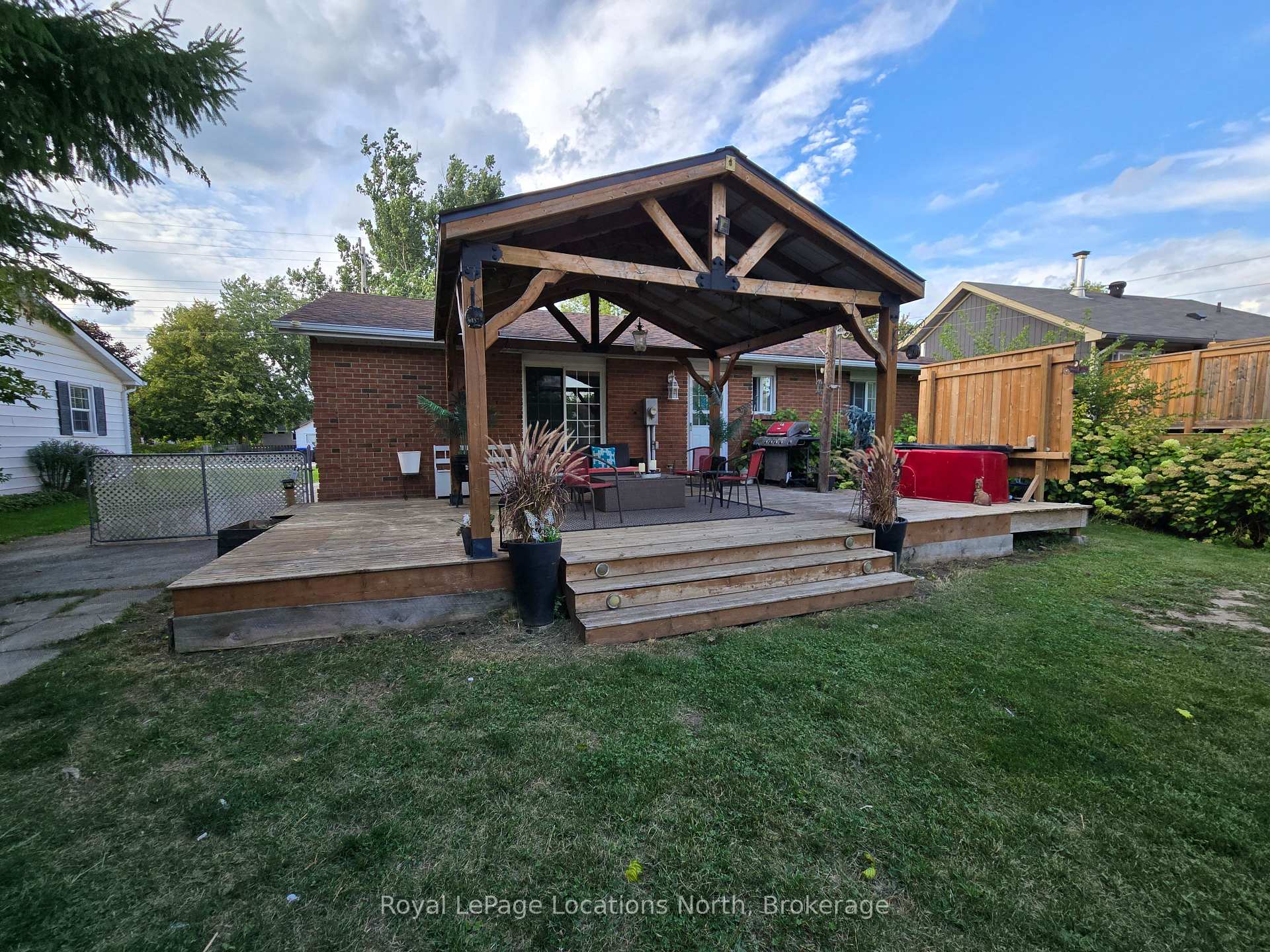 Photo 36 of 209 Christopher Street, Clearview, Stayner — HOMEH
