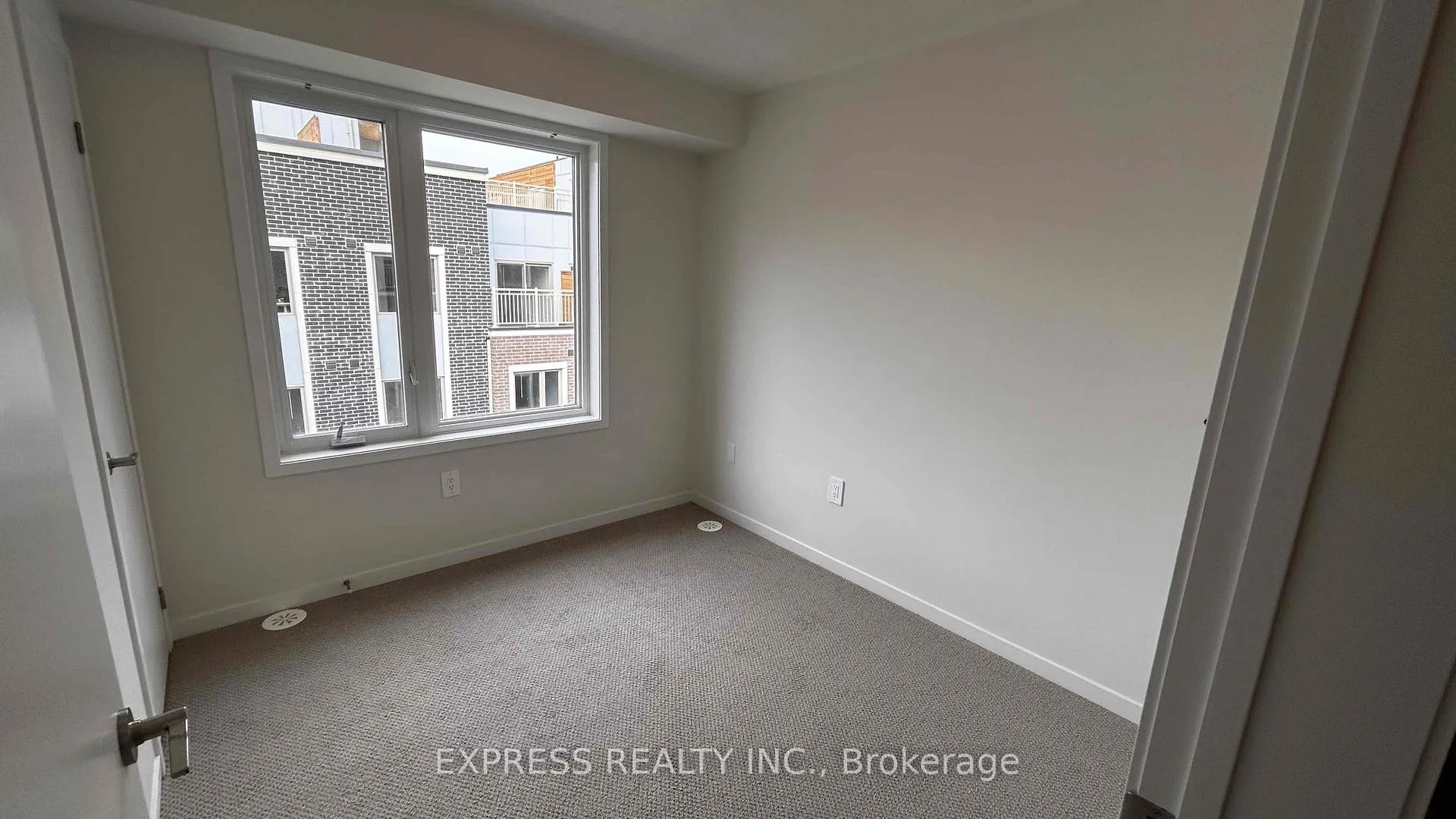 Photo 9 of Unit TH35, 21 Honeycrisp Crescent, Vaughan, Vaughan Corporate Centre — HOMEH