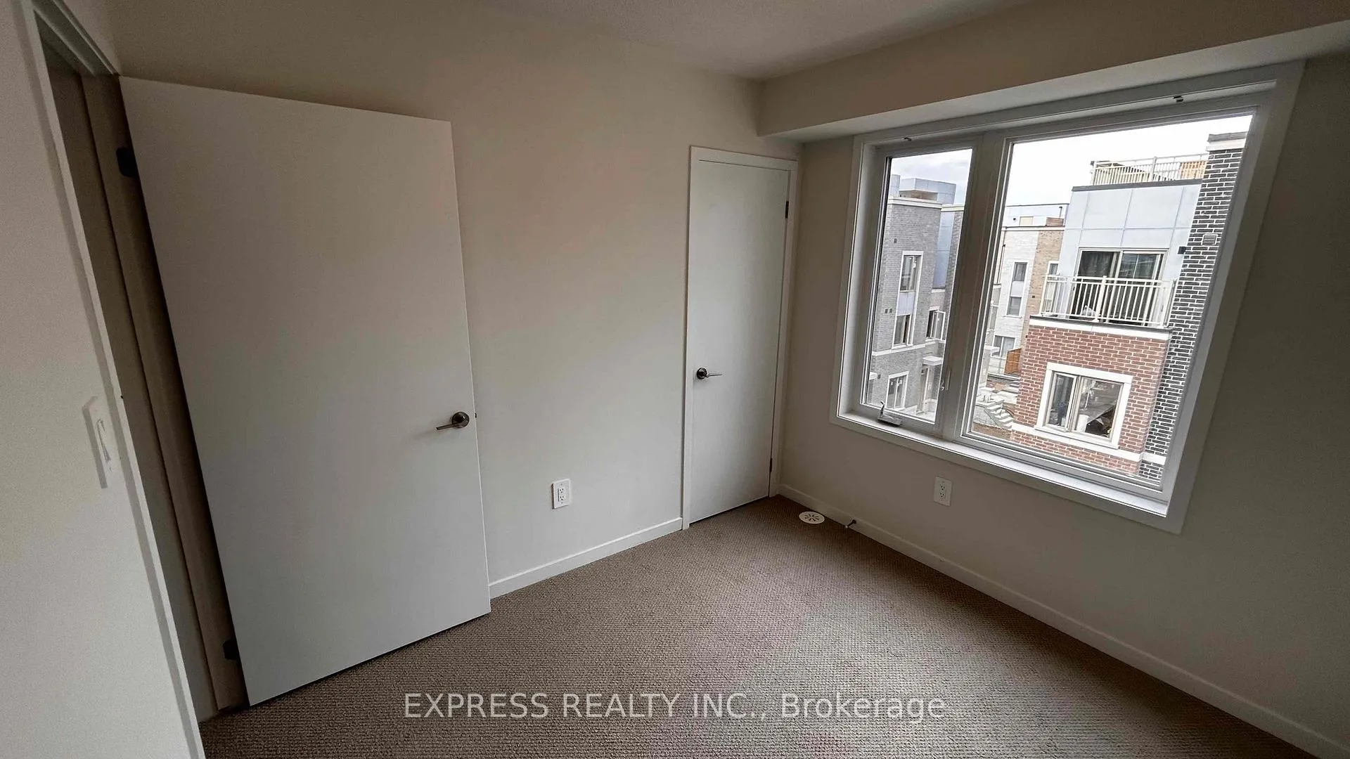 Photo 10 of Unit TH35, 21 Honeycrisp Crescent, Vaughan, Vaughan Corporate Centre — HOMEH