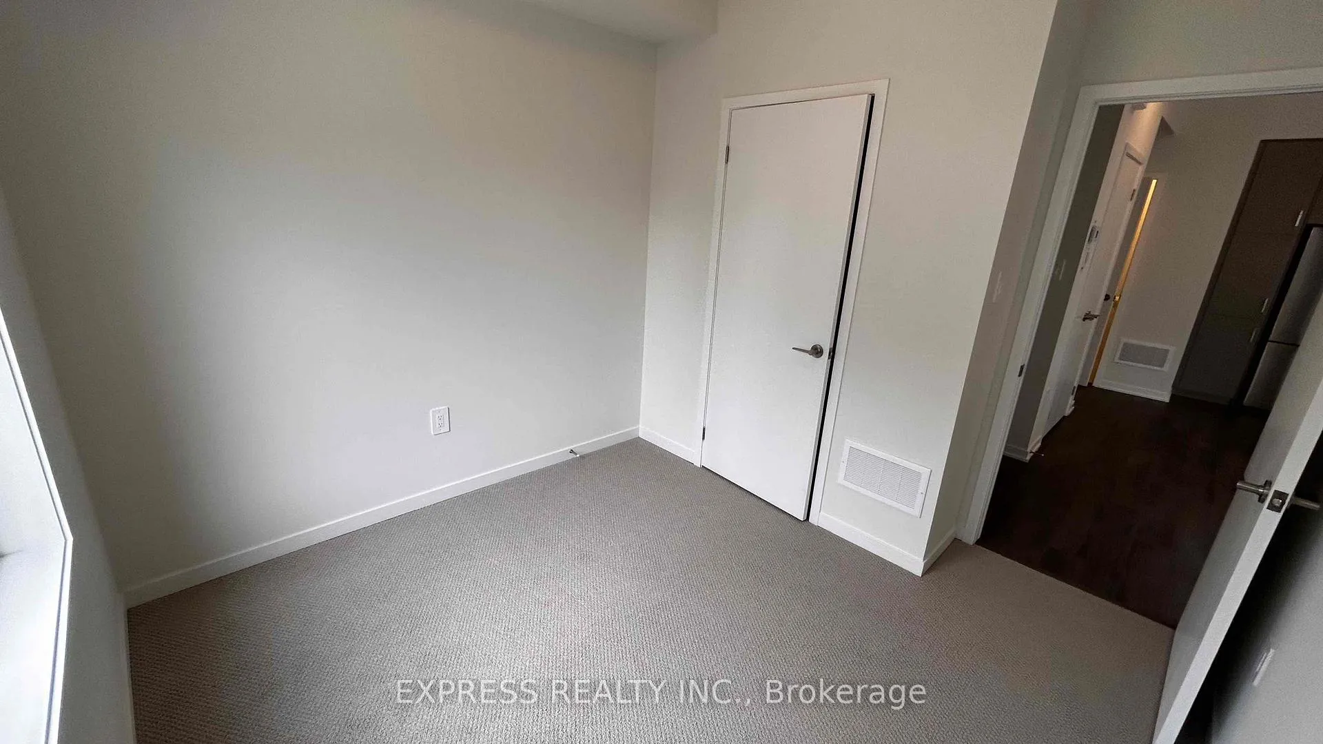 Photo 14 of Unit TH35, 21 Honeycrisp Crescent, Vaughan, Vaughan Corporate Centre — HOMEH