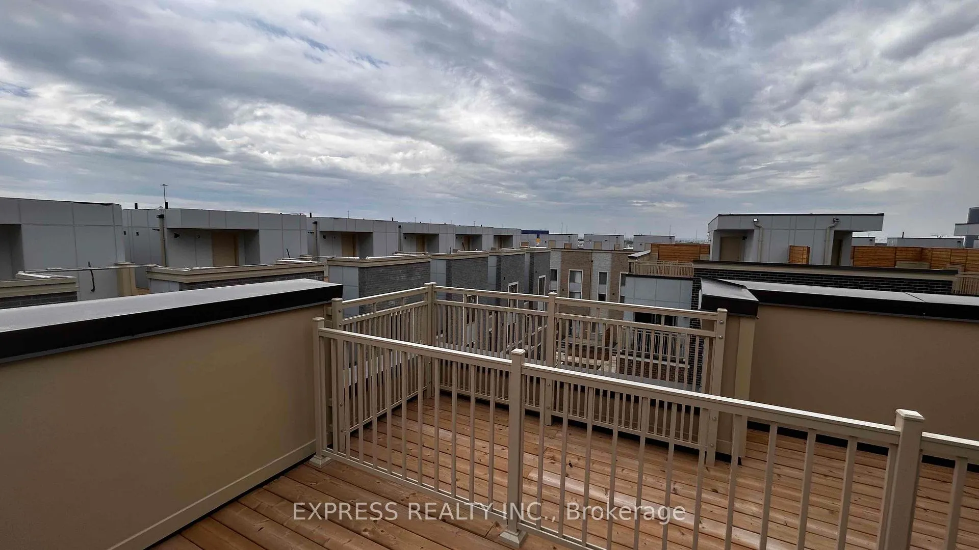 Photo 19 of Unit TH35, 21 Honeycrisp Crescent, Vaughan, Vaughan Corporate Centre — HOMEH