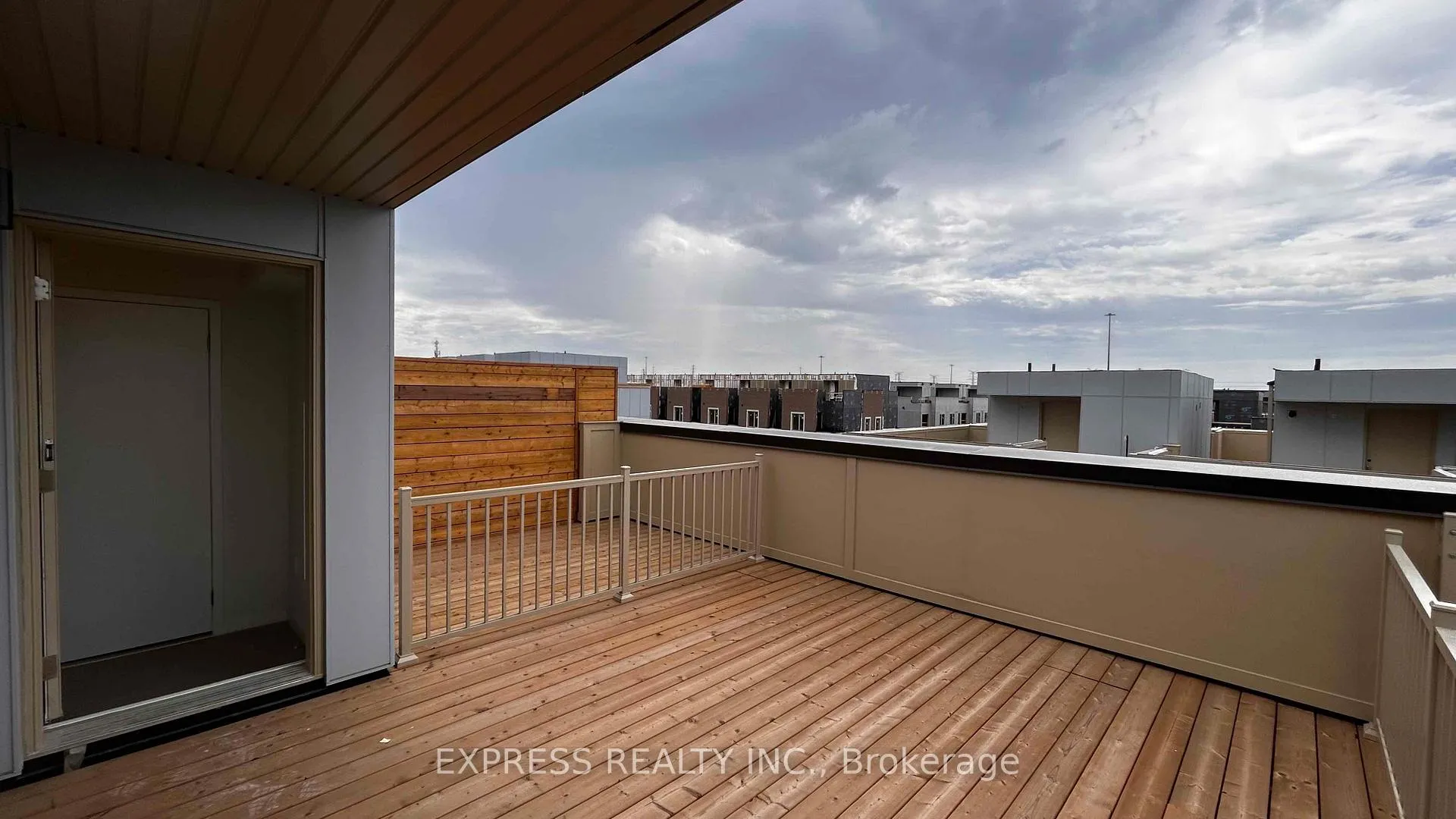 Photo 20 of Unit TH35, 21 Honeycrisp Crescent, Vaughan, Vaughan Corporate Centre — HOMEH