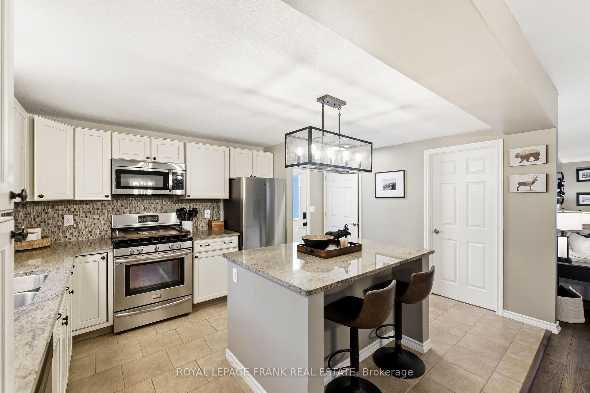 Photo 14 of 37 Fairway Drive, Clarington, Newcastle — HOMEH