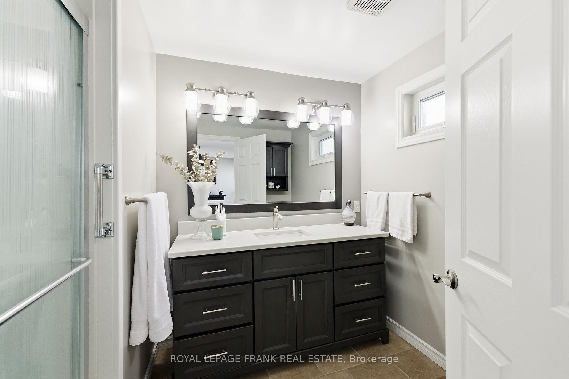 Photo 22 of 37 Fairway Drive, Clarington, Newcastle — HOMEH